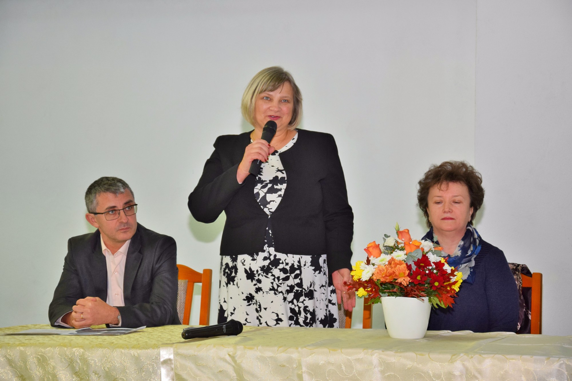 Conferință cu părintele Mihail Daniliuc la Vicovu de Sus, audiată de 600 de elevi