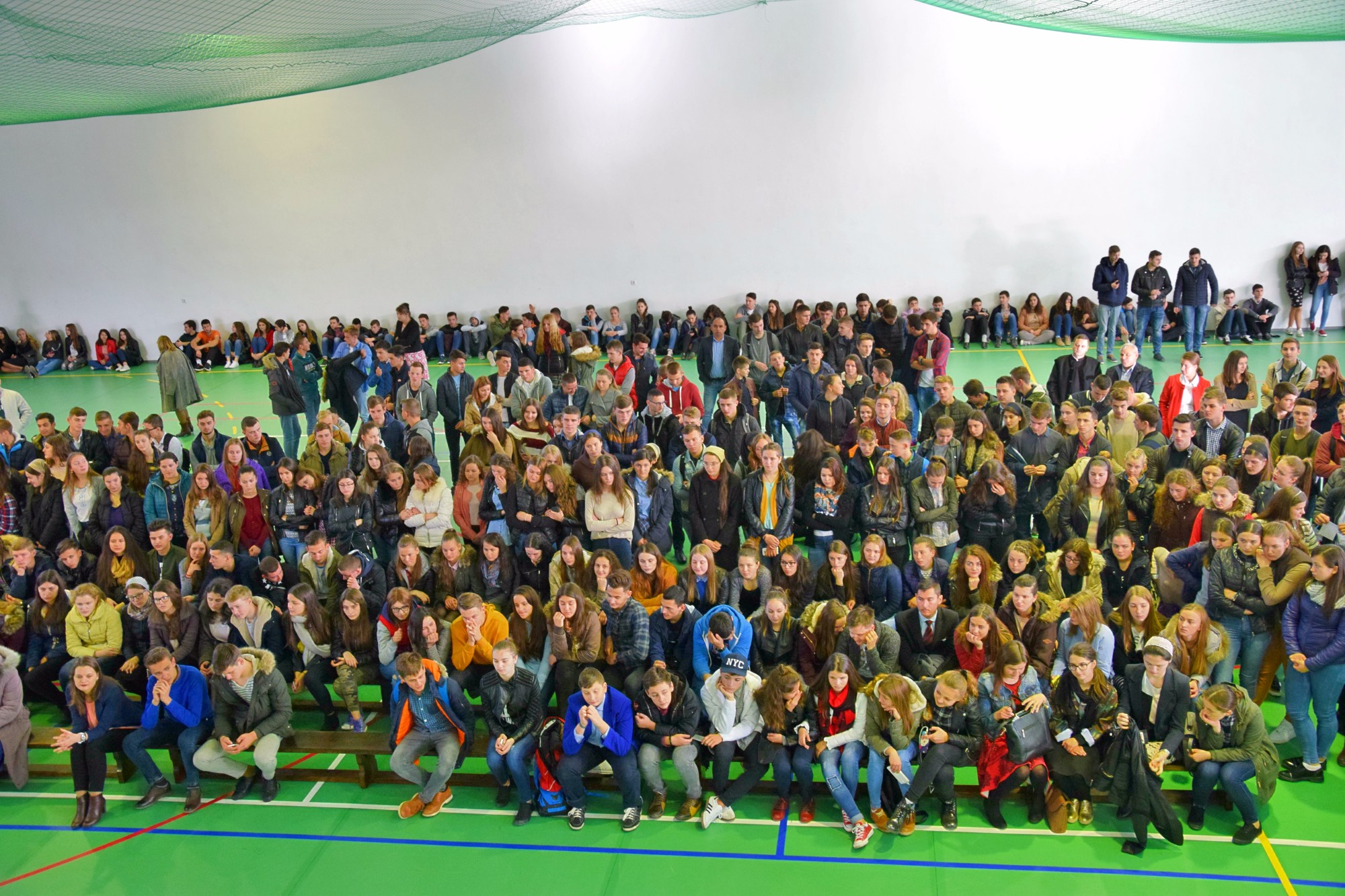 Conferință cu părintele Mihail Daniliuc la Vicovu de Sus, audiată de 600 de elevi