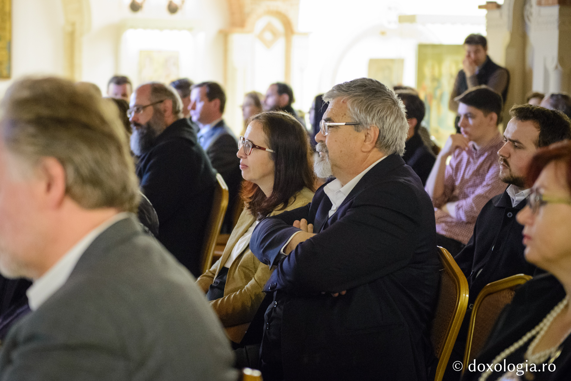 Colocviu la Iași: „O dată cu limba românească s-a învățat și credința ortodoxă” Colocviu la Iași: „O dată cu limba românească s-a învățat și credința ortodoxă”