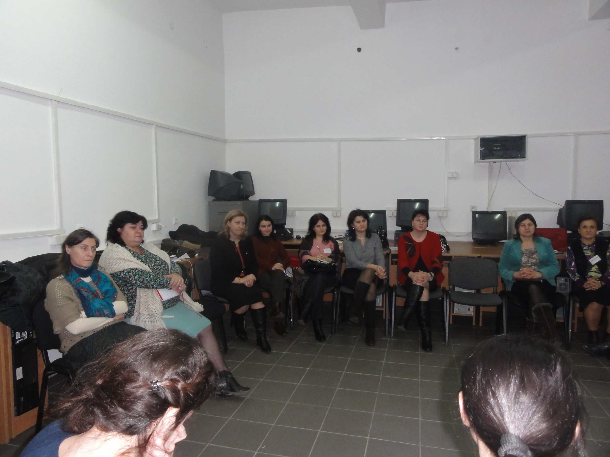 Peste 70 de profesori la cursul „Educaţie pentru o dezvoltare sănătoasă a adolescentului“