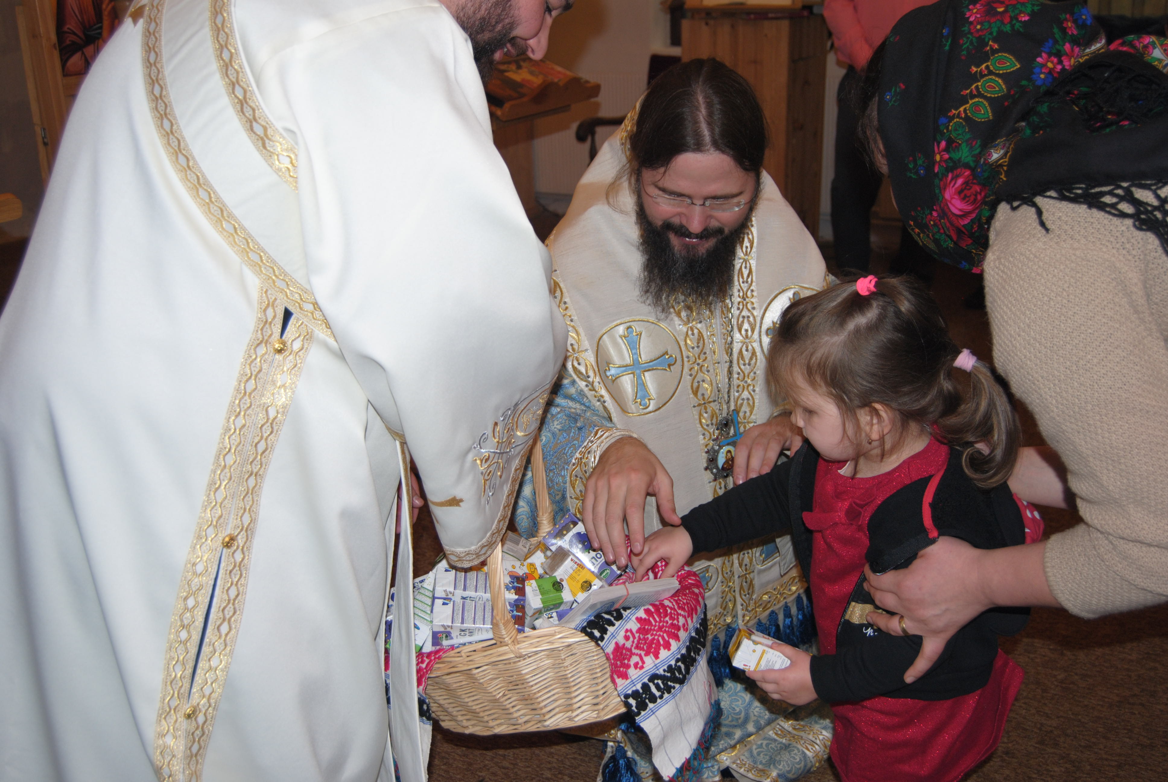 Preasfințitul Părinte Episcop Macarie Drăgoi: „Îmbisericirea copiilor înseamnă salvarea părinților!”