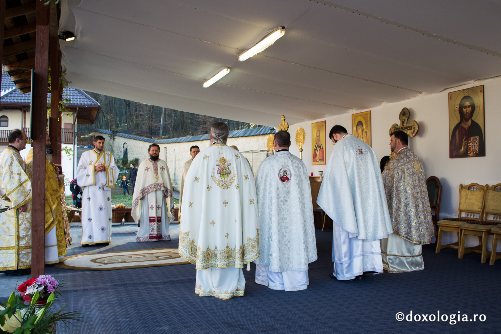 Teologi ieșeni, în vizită la Mănăstirea Florești
