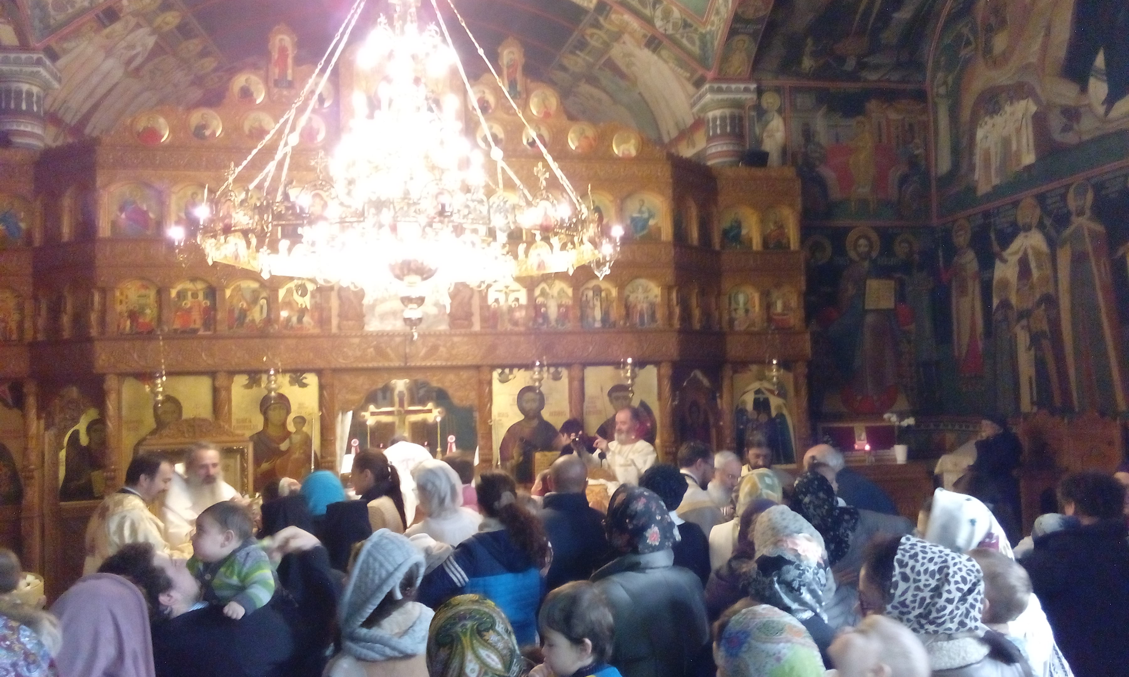 Doi ierarhi au slujit la Catedrala mitropolitană din Nürnberg de sărbătoarea Intrarea în Biserică a Maicii Domnului Doi ierarhi au slujit la Catedrala mitropolitană din Nürnberg de sărbătoarea Intrarea în Biserică a Maicii Domnului