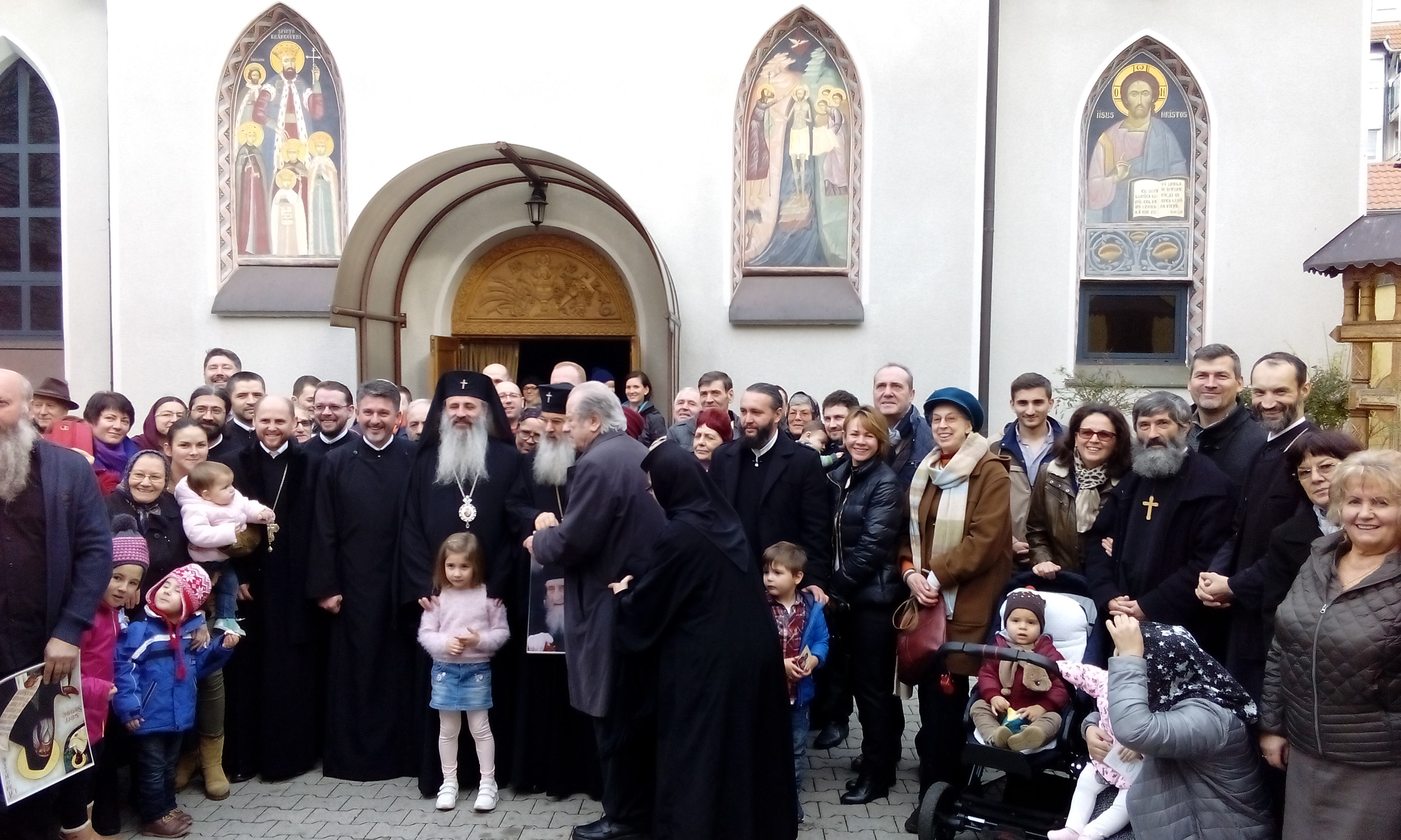 Doi ierarhi au slujit la Catedrala mitropolitană din Nürnberg de sărbătoarea Intrarea în Biserică a Maicii Domnului Doi ierarhi au slujit la Catedrala mitropolitană din Nürnberg de sărbătoarea Intrarea în Biserică a Maicii Domnului