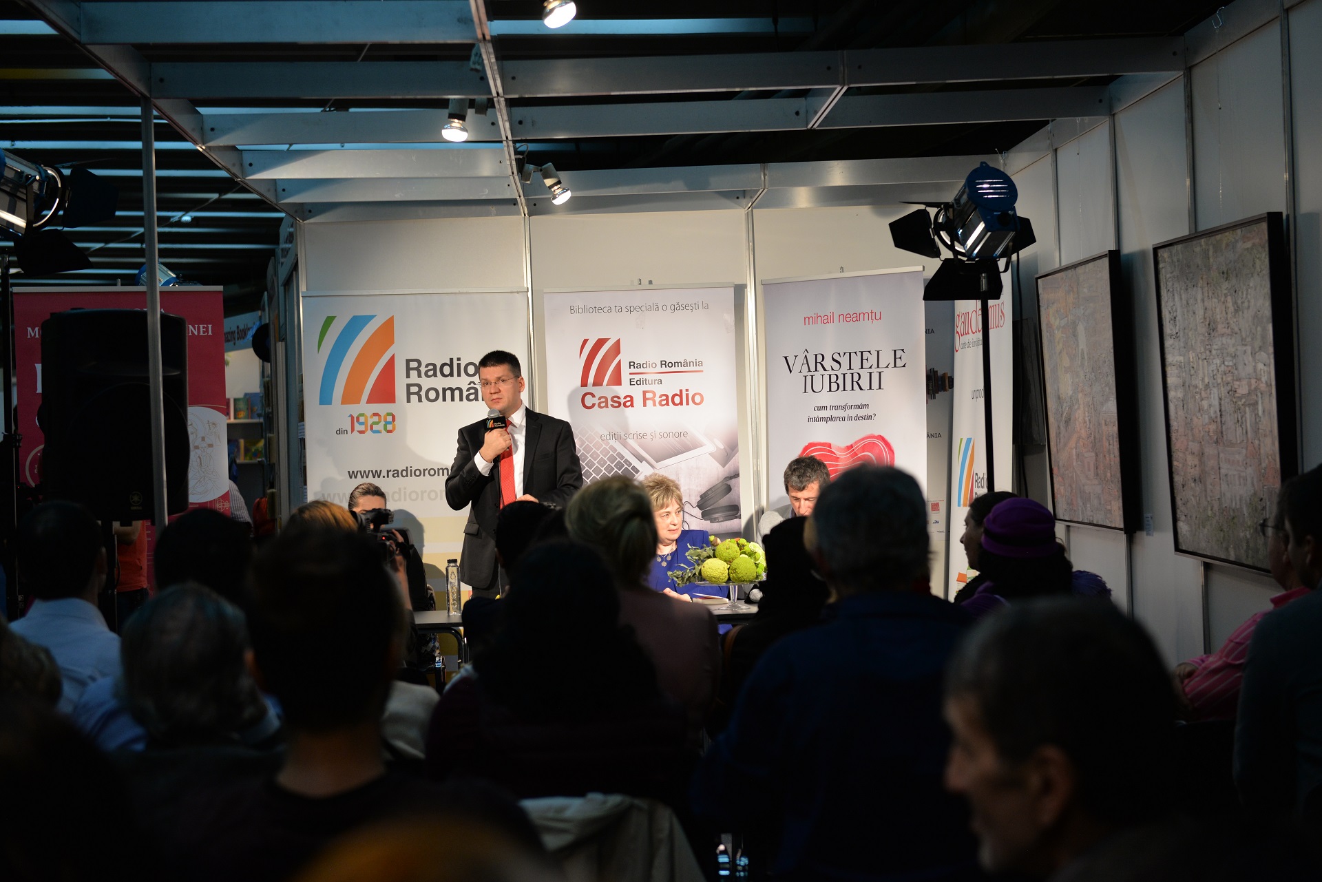 „Vârstele iubirii” – „O carte pentru tinerii care caută repere”