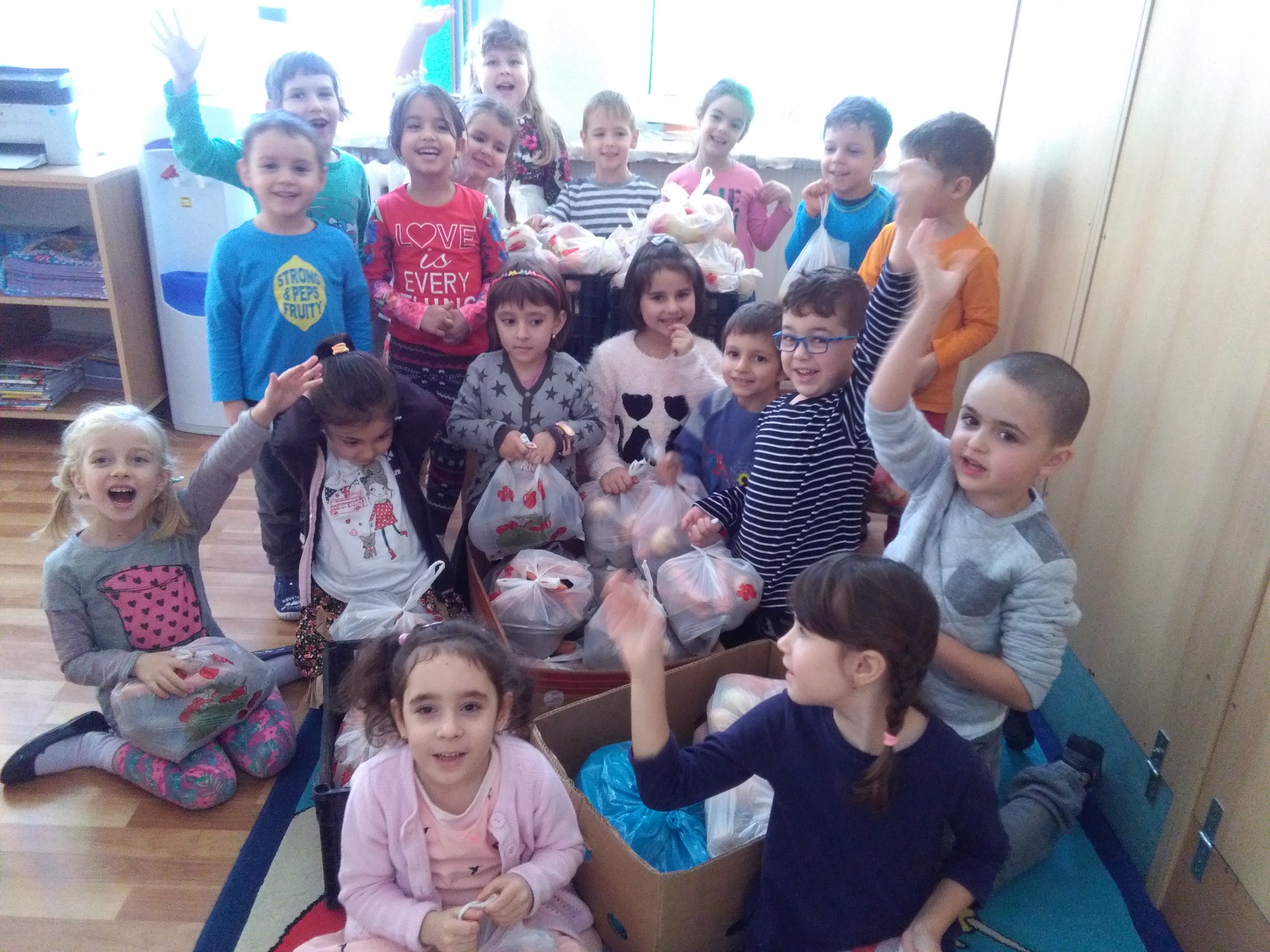 „Săptămâna legumelor şi a fructelor donate“, în Parohia Stânca Roznovanu