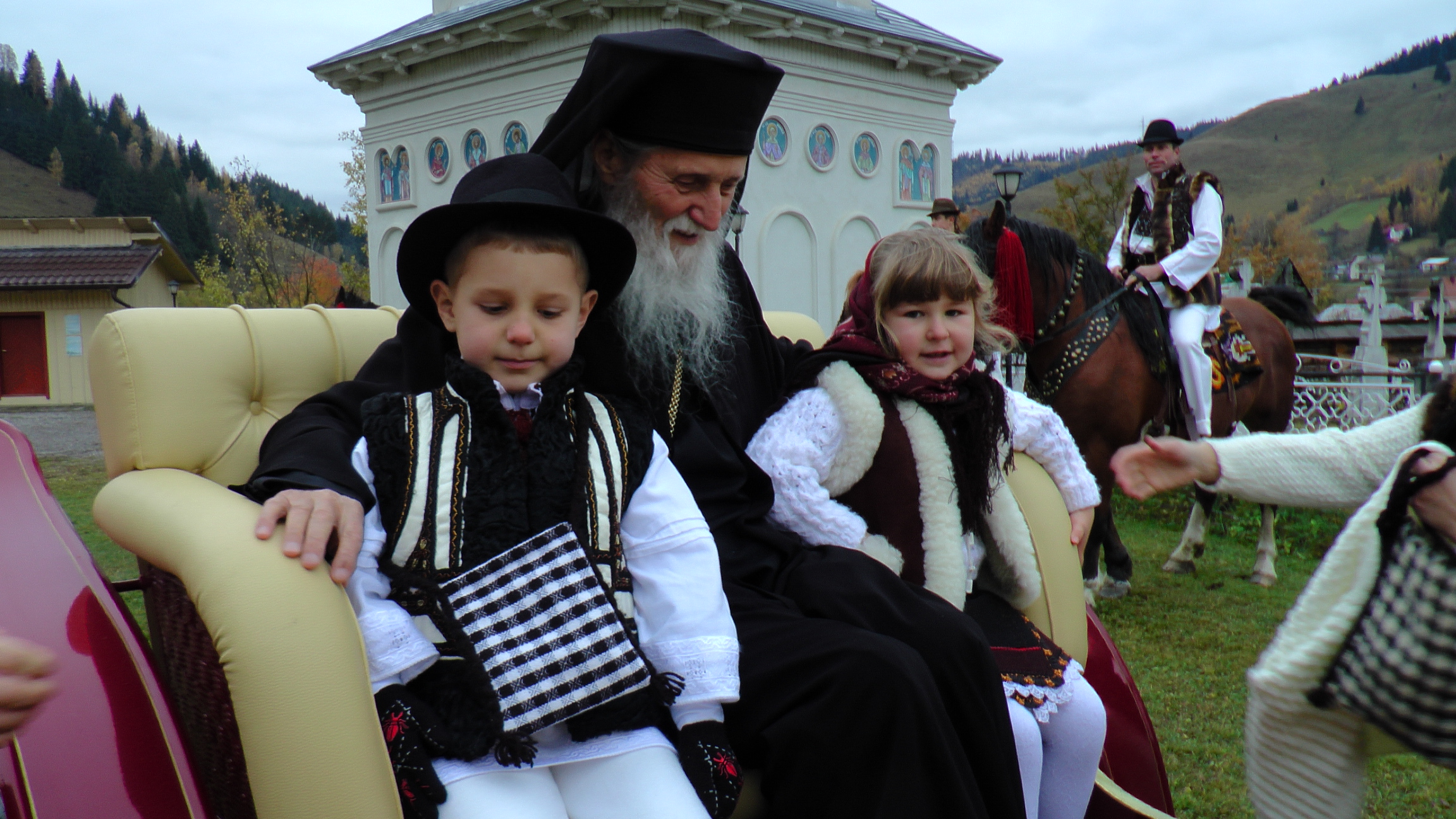 Slujbă arhierească pentru doi sfinţi ocrotitori
