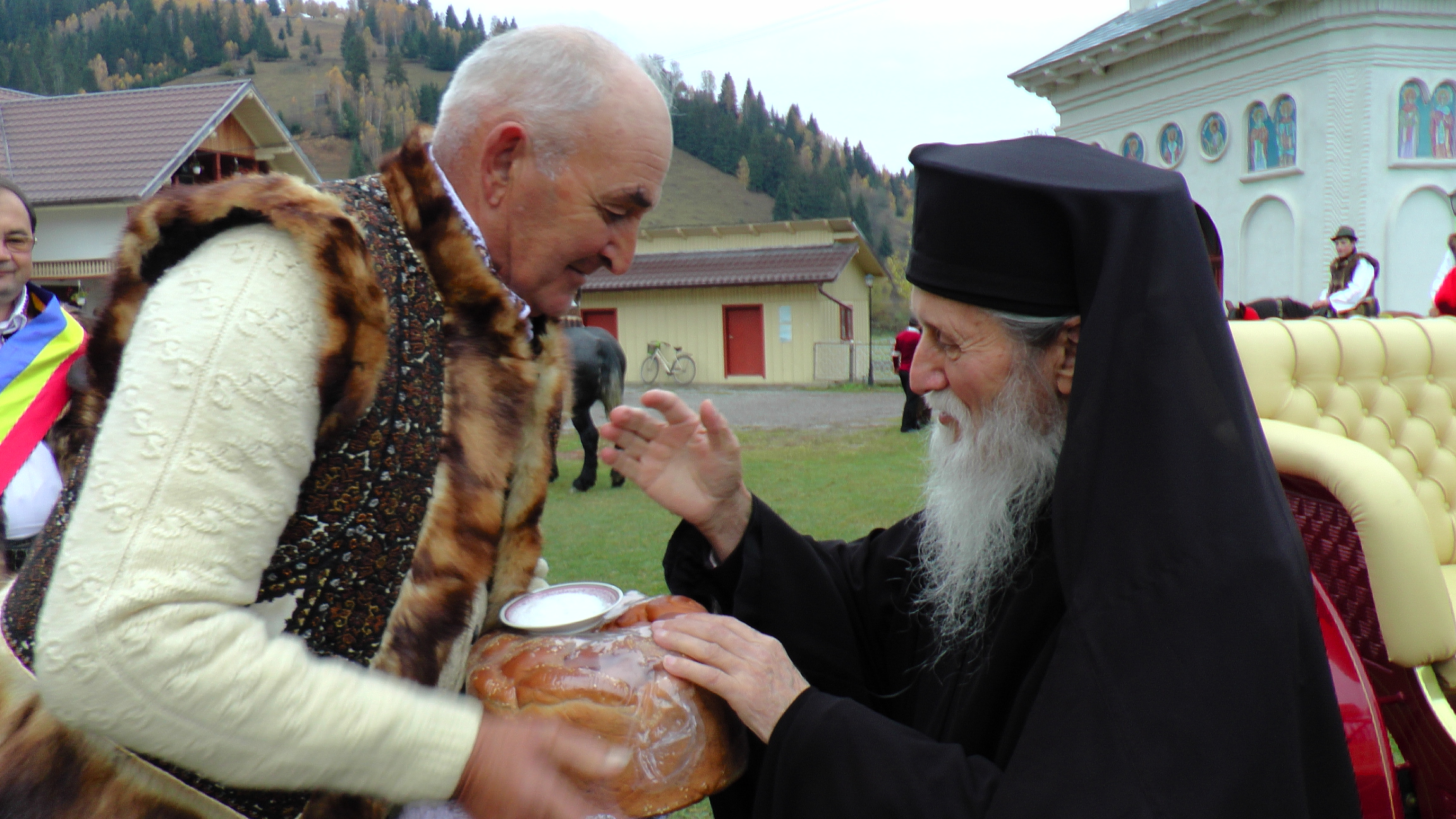 Slujbă arhierească pentru doi sfinţi ocrotitori