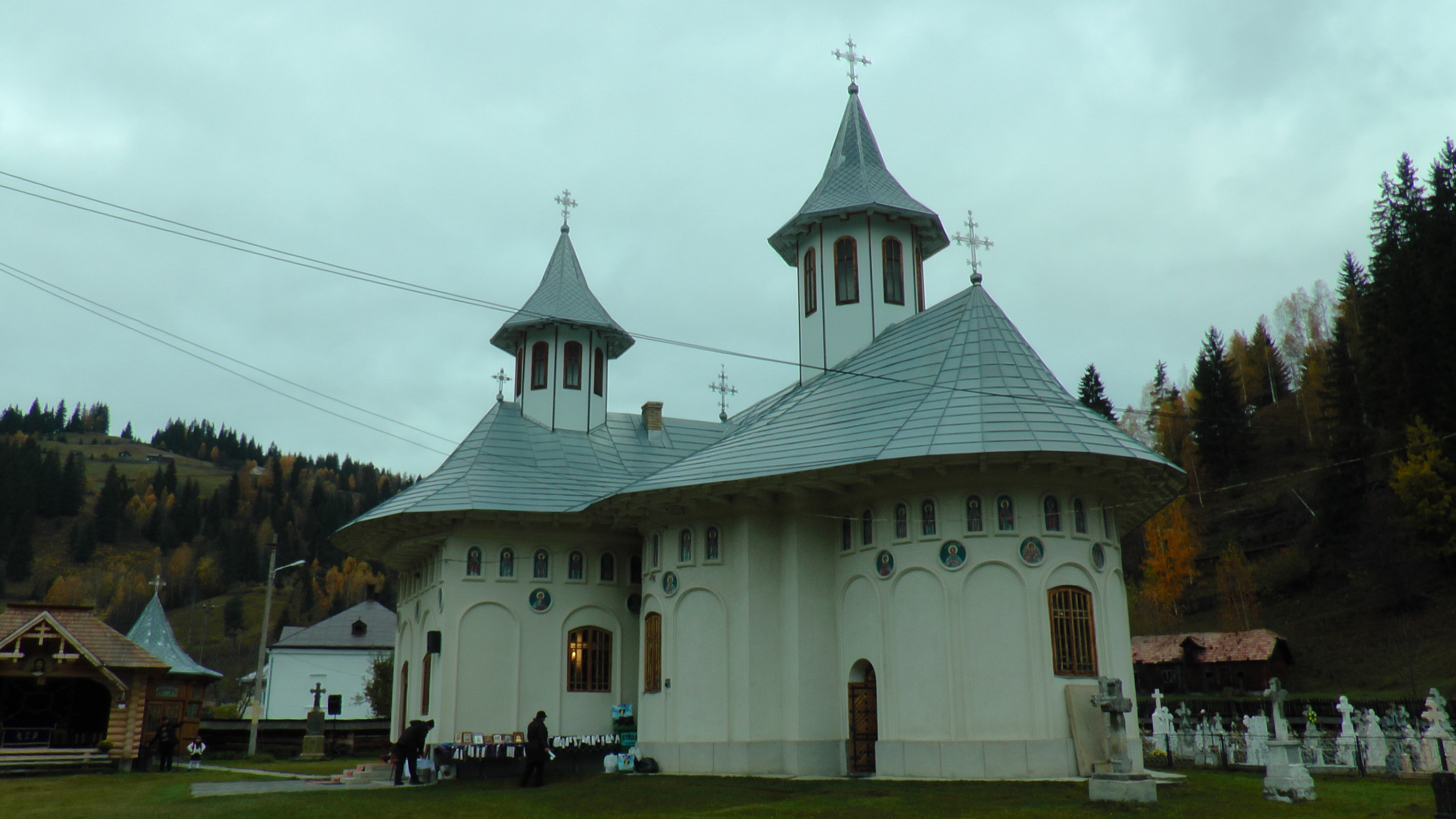 Slujbă arhierească pentru doi sfinţi ocrotitori