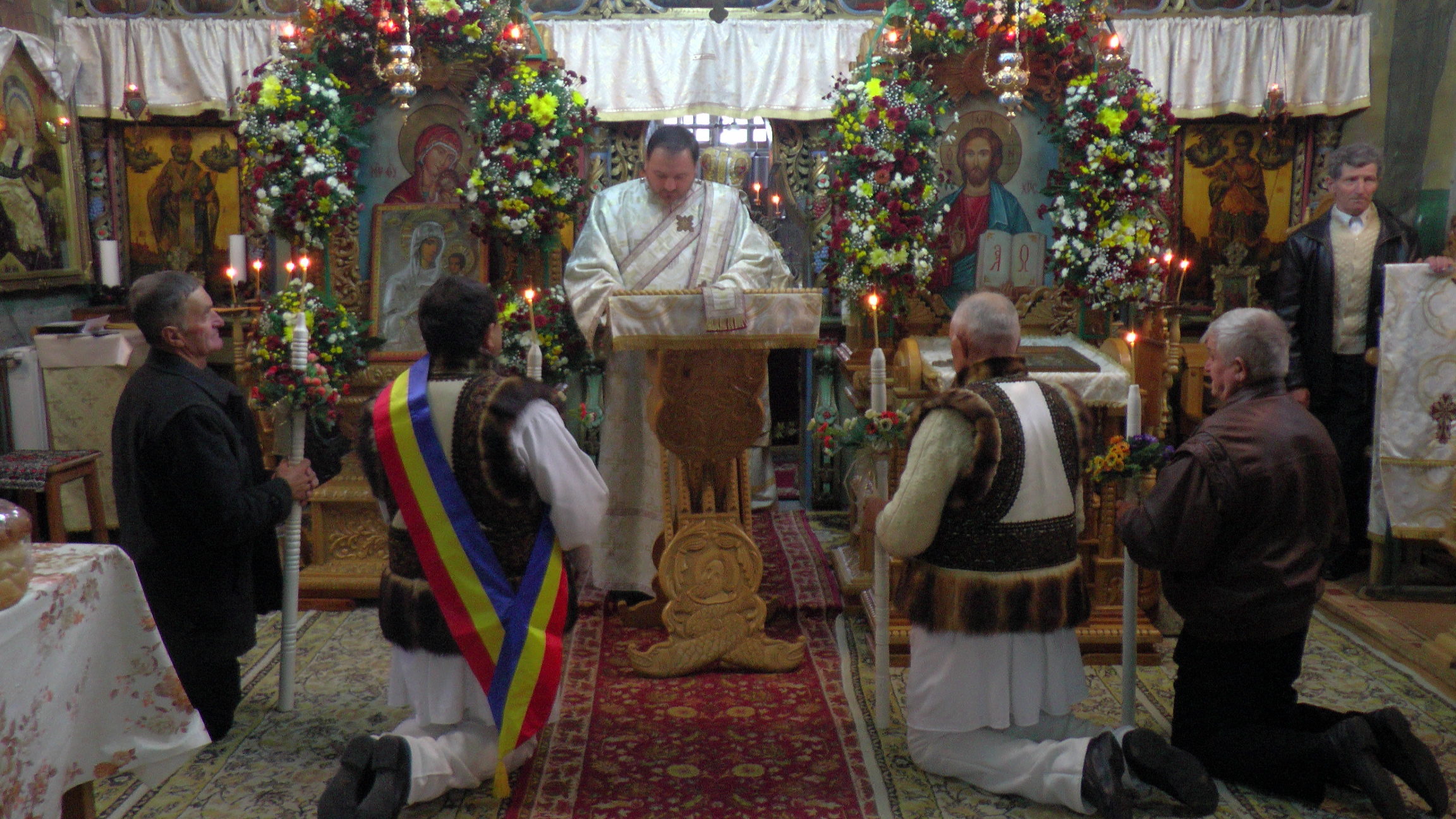 Slujbă arhierească pentru doi sfinţi ocrotitori