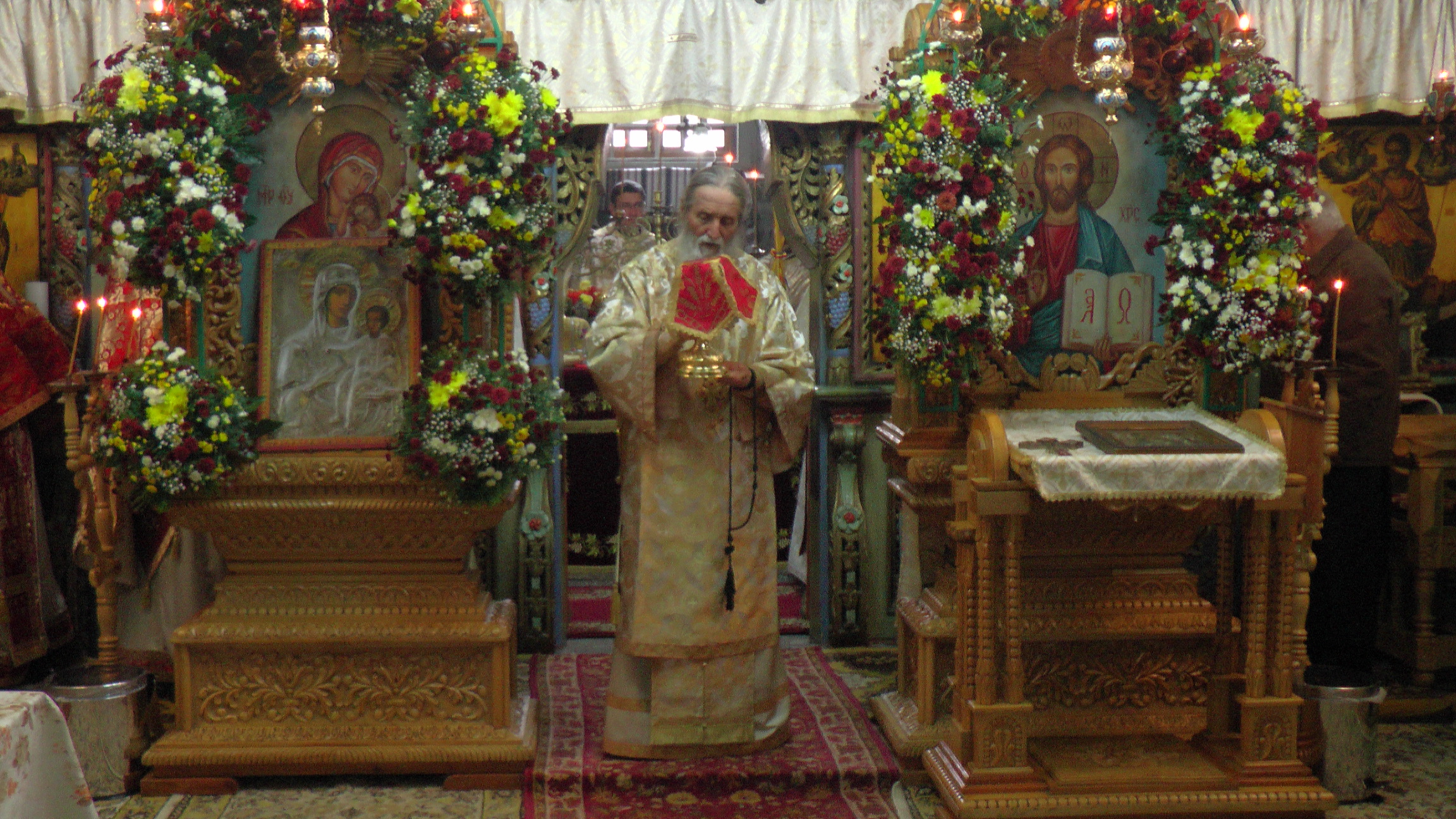 Slujbă arhierească pentru doi sfinţi ocrotitori