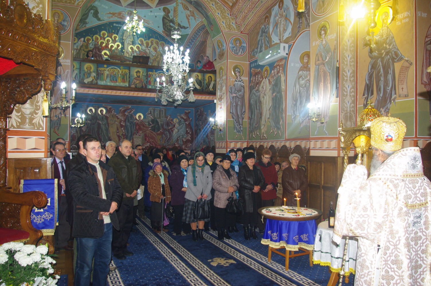 Liturghie arhierească la Târgu Neamţ