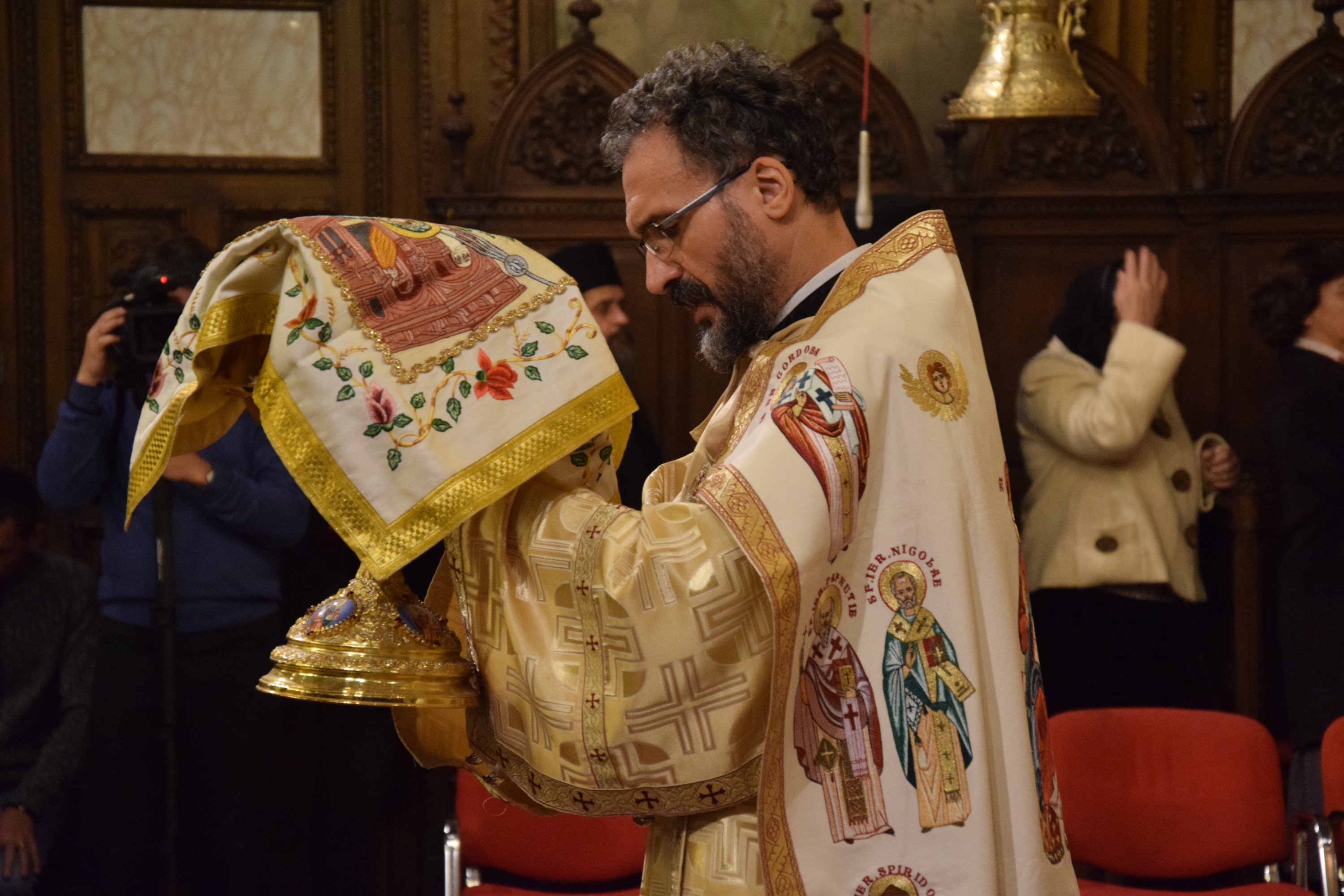 Părintele Rafail Noica, la Iași: „Cine judecă pe aproapele face un pas de lucrare antihristică”