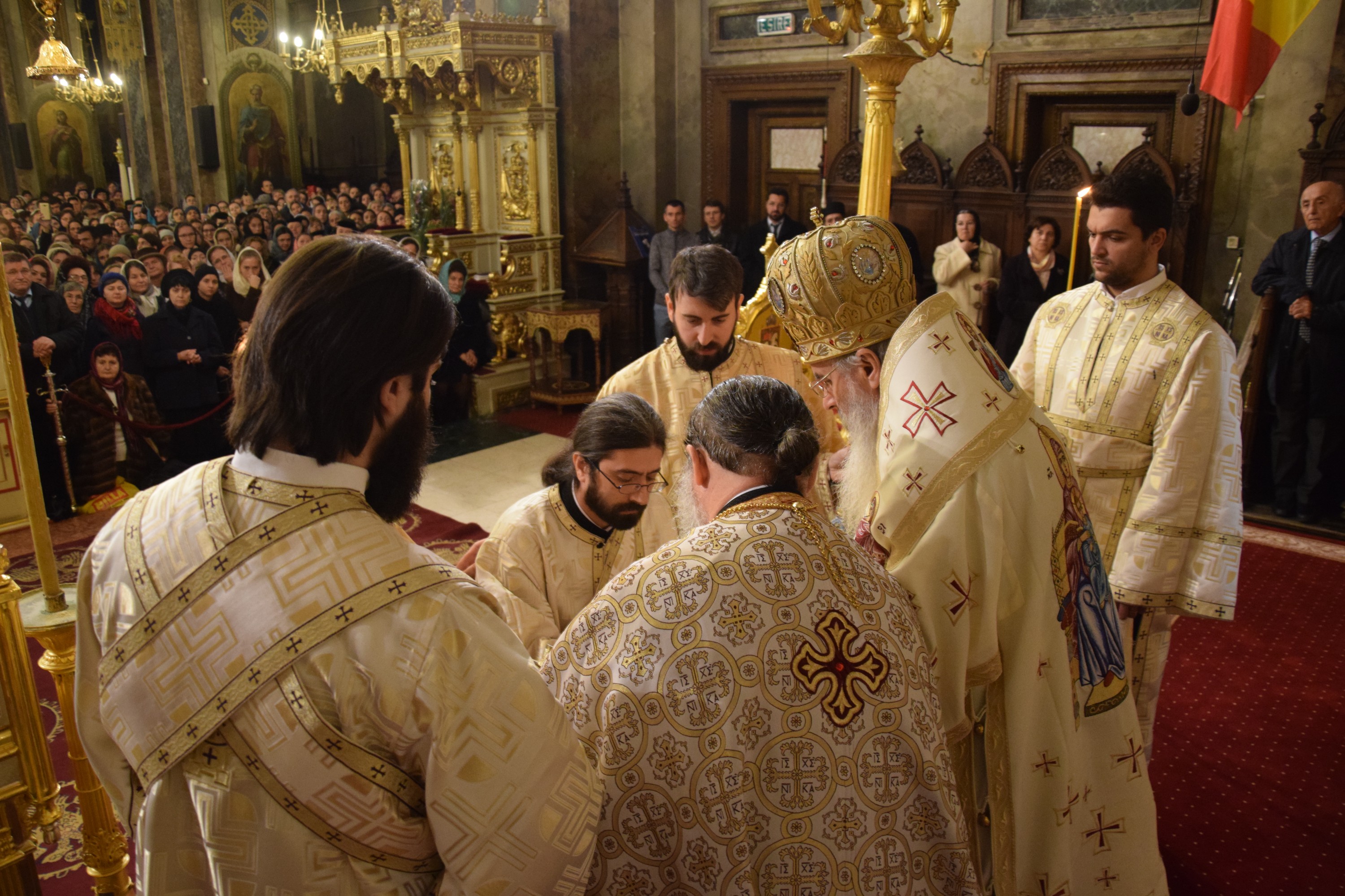 Părintele Rafail Noica, la Iași: „Cine judecă pe aproapele face un pas de lucrare antihristică”