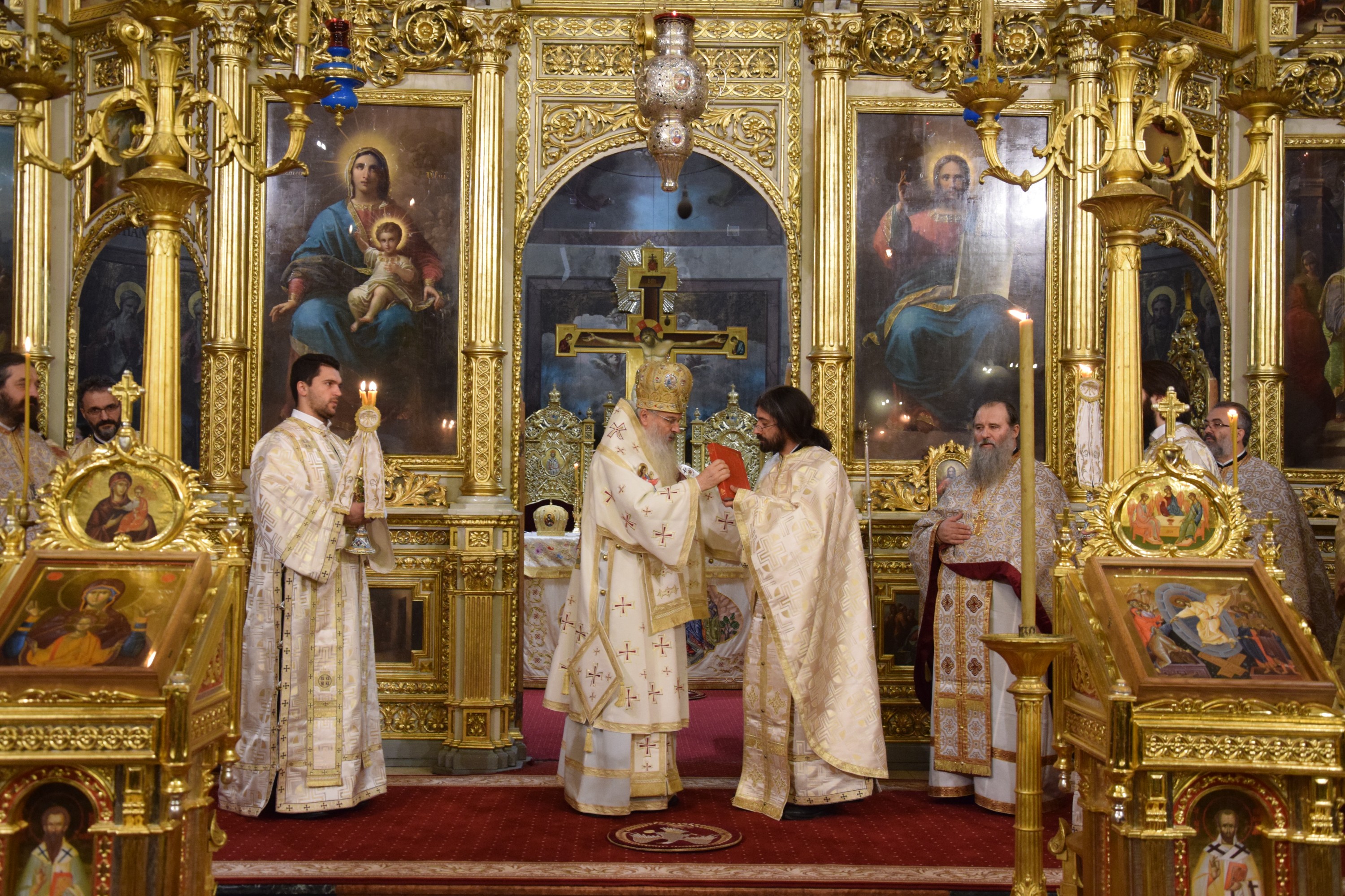 Părintele Rafail Noica, la Iași: „Cine judecă pe aproapele face un pas de lucrare antihristică”