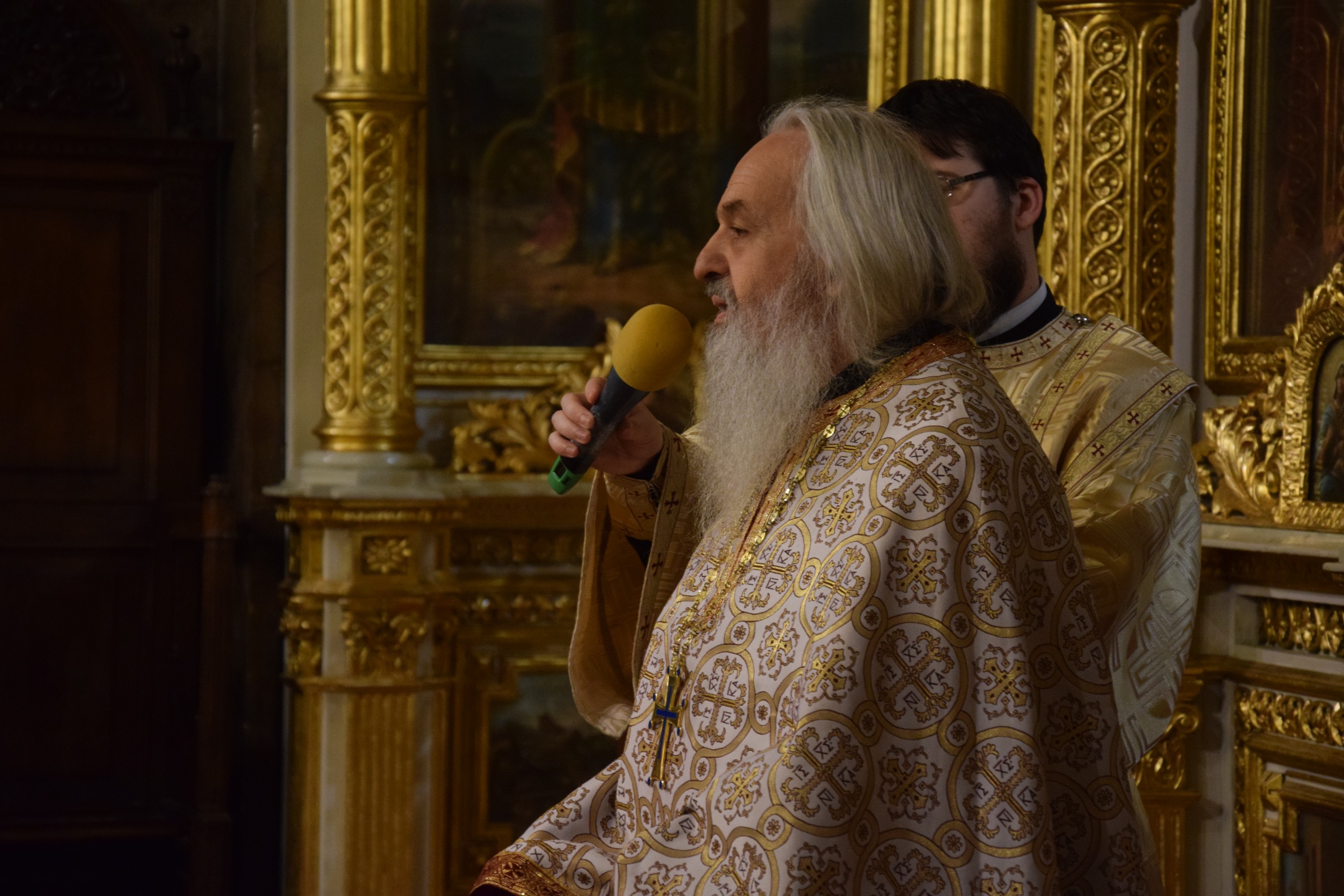 Părintele Rafail Noica, la Iași: „Cine judecă pe aproapele face un pas de lucrare antihristică”