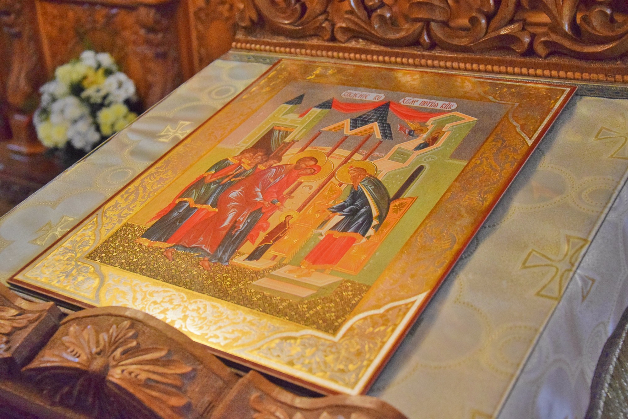 Hram la Mănăstirea Peștera: „Dumnezeu a început lucrarea Sa de mântuire încă de la aducerea la templu a Maicii Domnului”