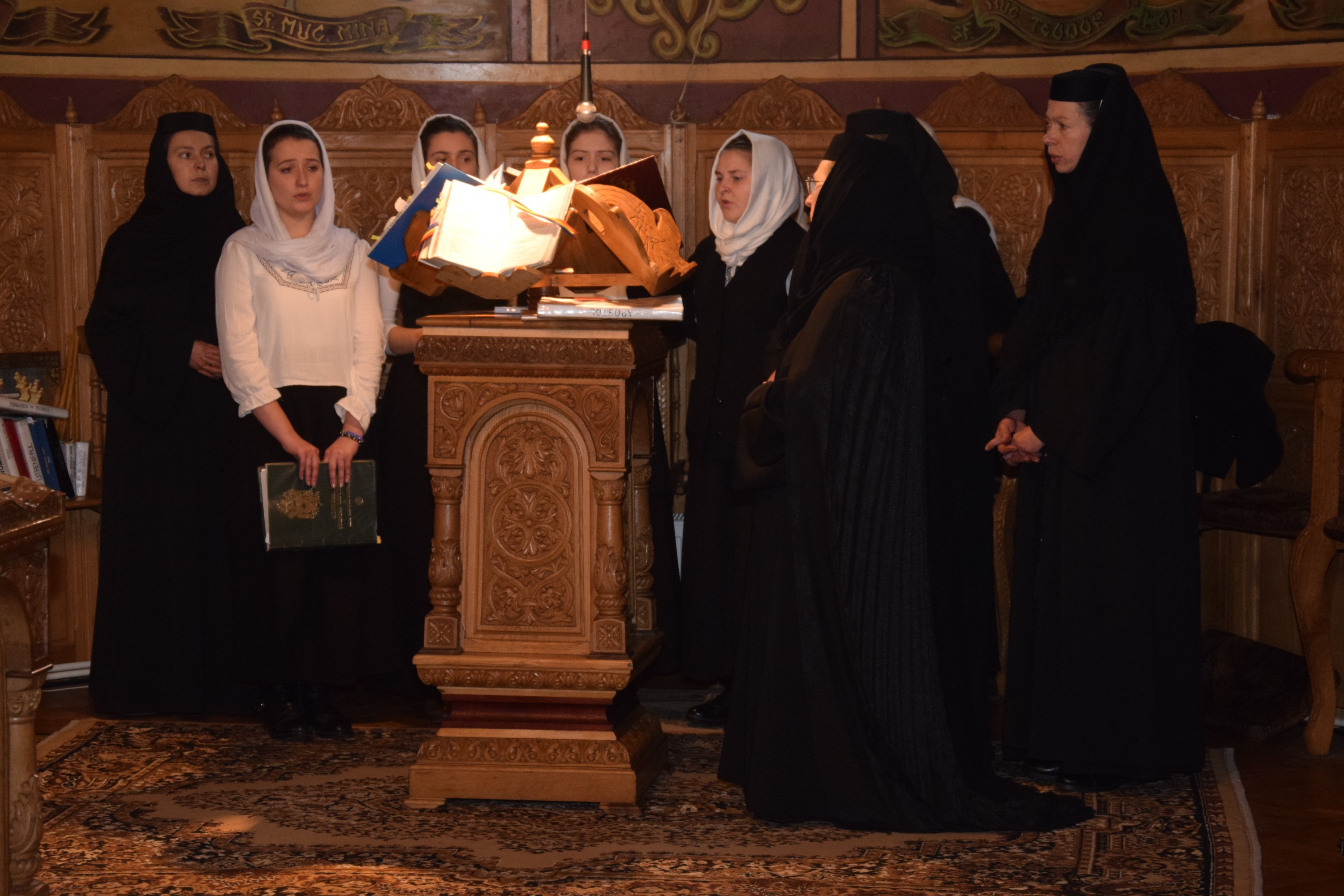 Hram la Mănăstirea Peștera: „Dumnezeu a început lucrarea Sa de mântuire încă de la aducerea la templu a Maicii Domnului”