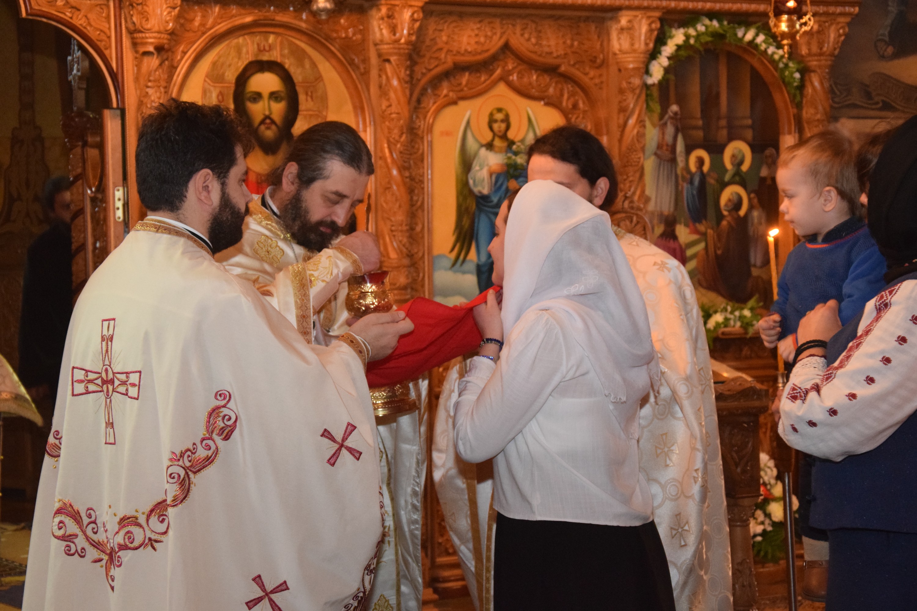 Hram la Mănăstirea Peștera: „Dumnezeu a început lucrarea Sa de mântuire încă de la aducerea la templu a Maicii Domnului”