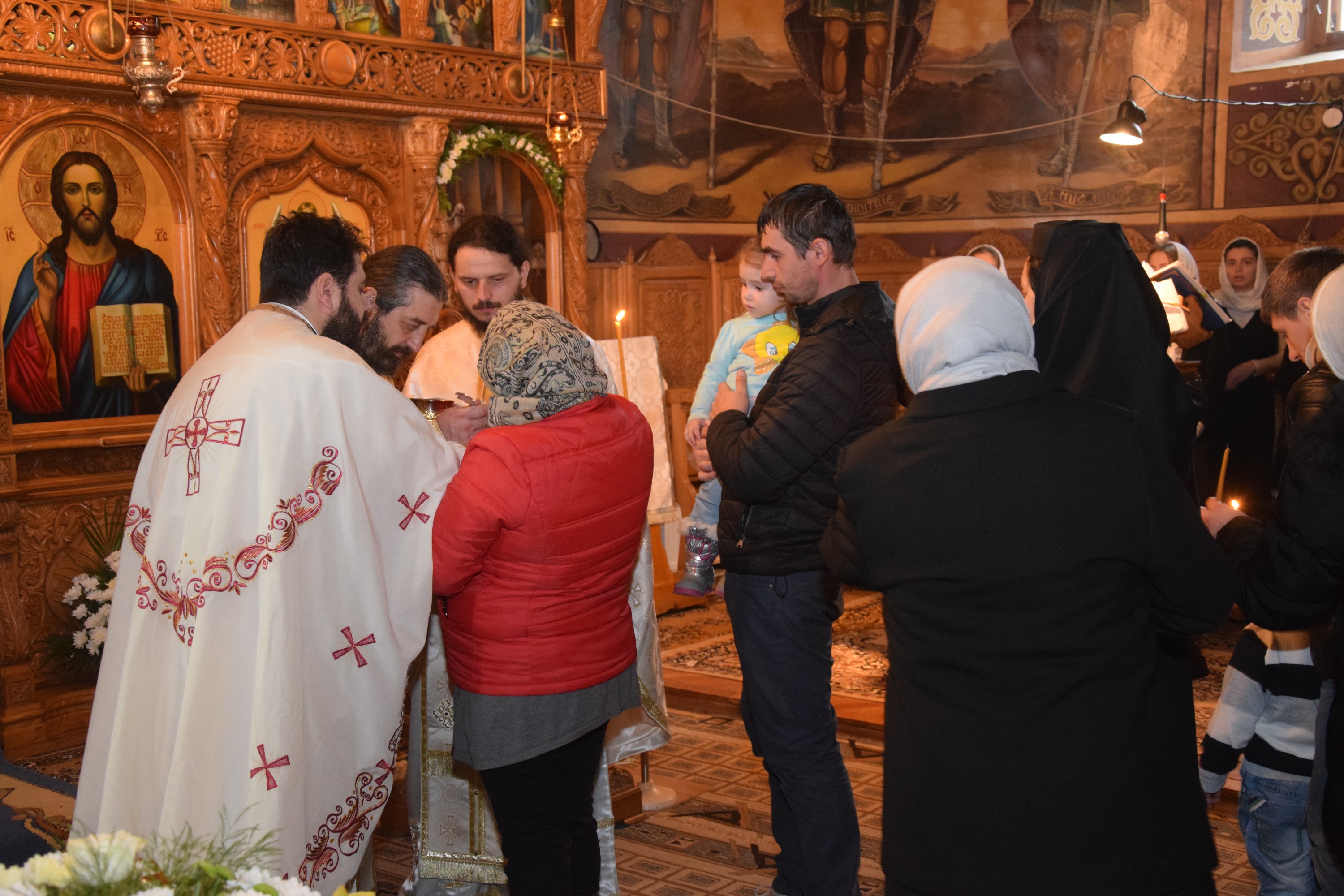 Hram la Mănăstirea Peștera: „Dumnezeu a început lucrarea Sa de mântuire încă de la aducerea la templu a Maicii Domnului”