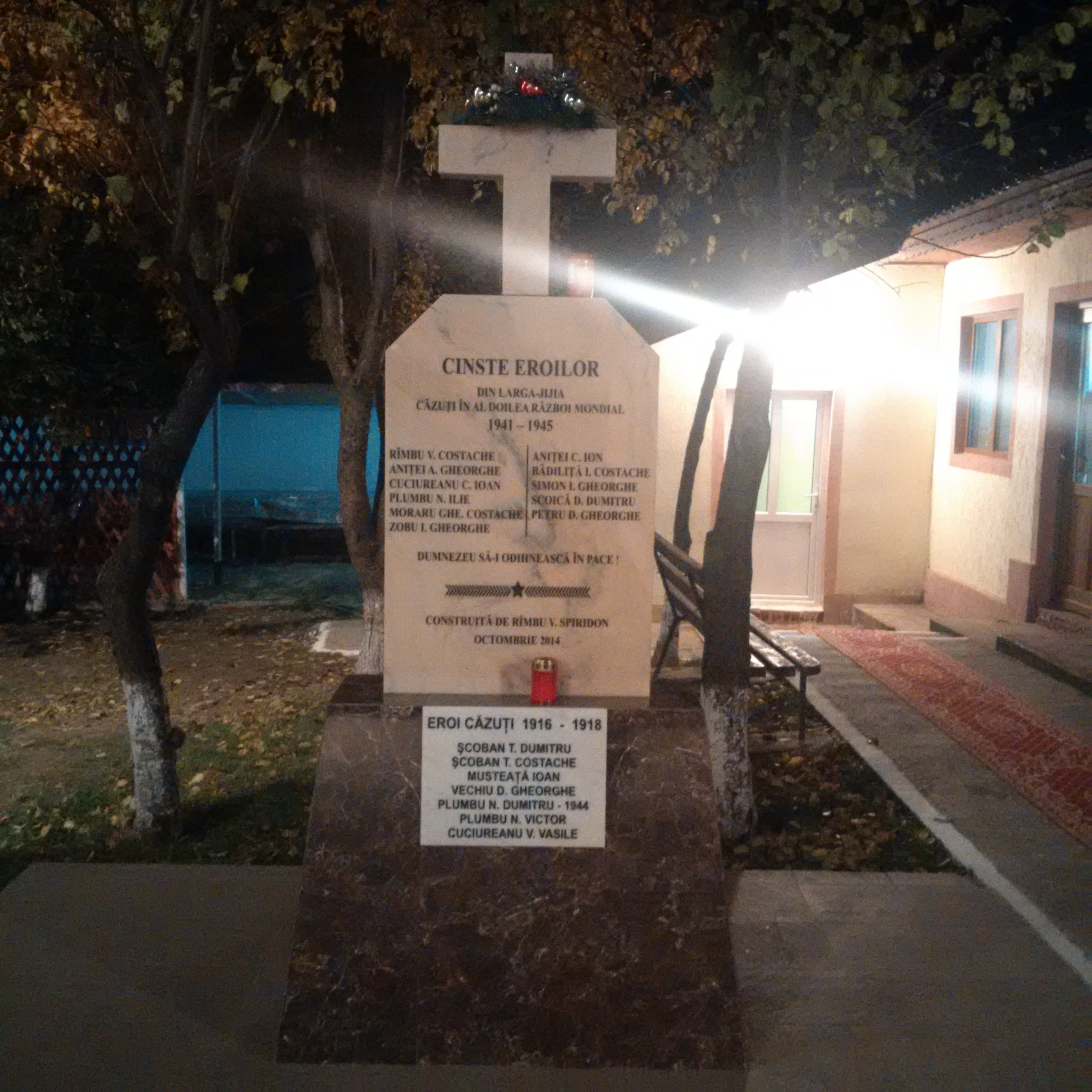 Sfințiri de case sociale parohiale, oficiate de IPS Mitropolit Teofan Sfințiri de case sociale parohiale, oficiate de IPS Mitropolit Teofan