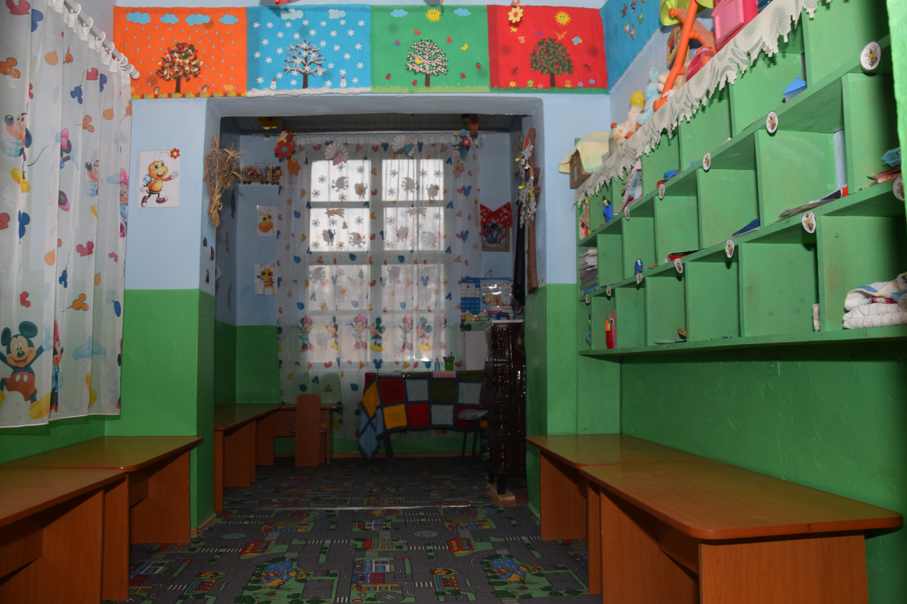 Proiectele Colegiului „Sfântul Nicolae” în Piscu Rusului: renovarea școlii și încălțăminte de iarnă pentru 43 de copii