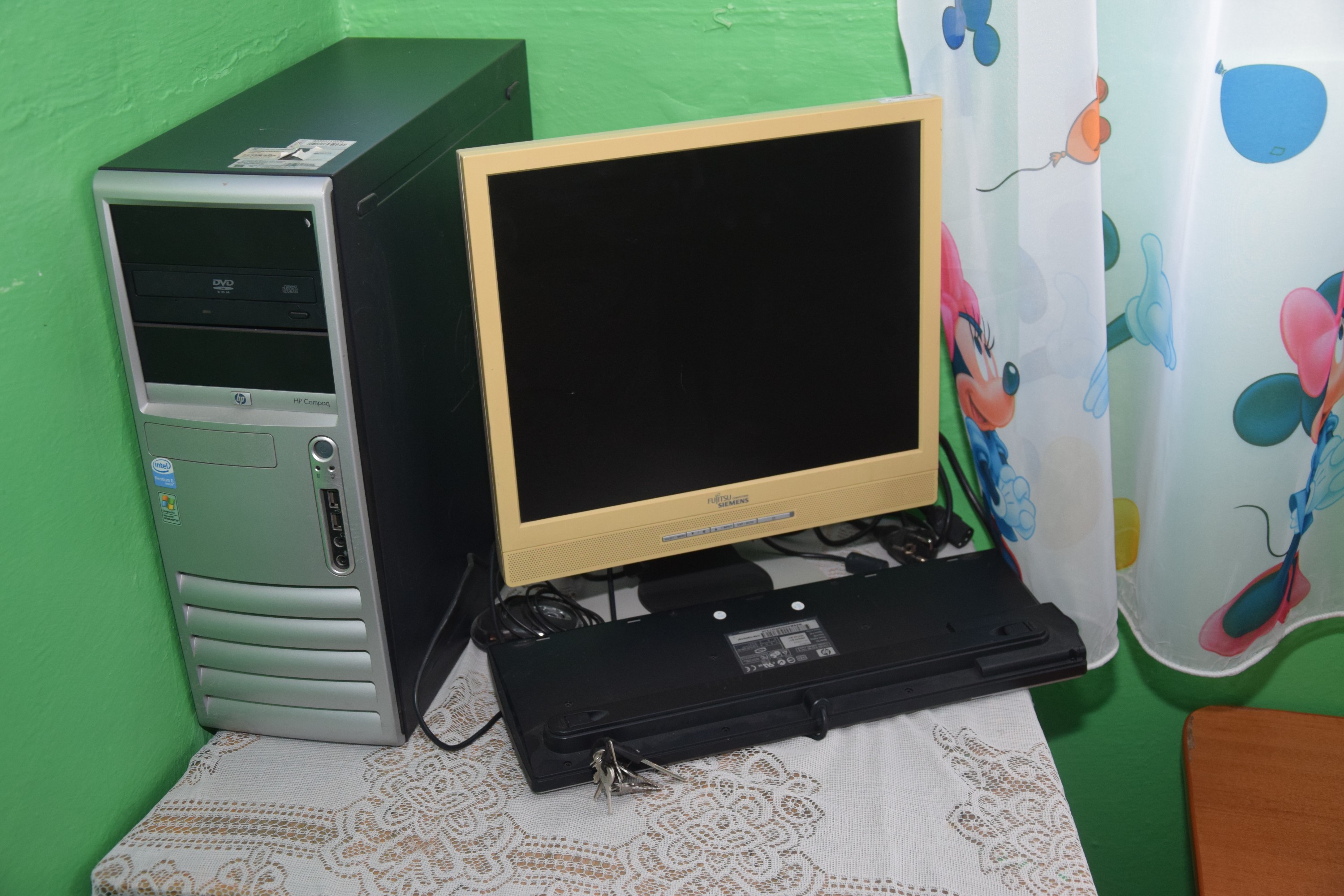 Proiectele Colegiului „Sfântul Nicolae” în Piscu Rusului: renovarea școlii și încălțăminte de iarnă pentru 43 de copii