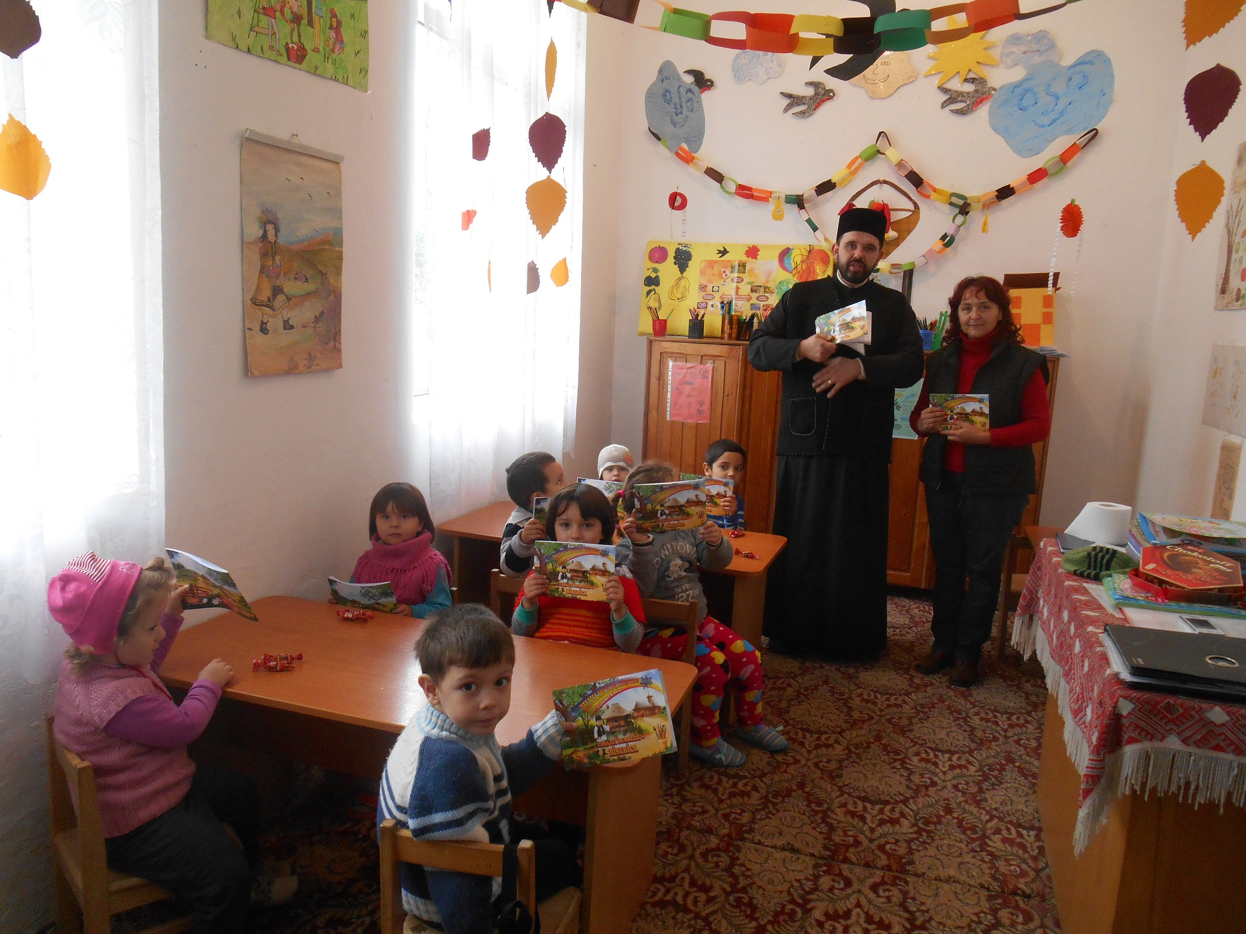 Proiectul misionar-educativ „Lumina din călimară“, în parohiile Chişcăreni şi Satu Nou