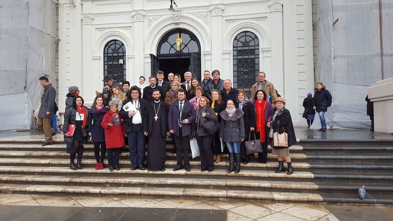 Corul „Arhanghelii“ din Orăştie, la Catedrala Mitropolitană din Iaşi Corul „Arhanghelii“ din Orăştie, la Catedrala Mitropolitană din Iaşi