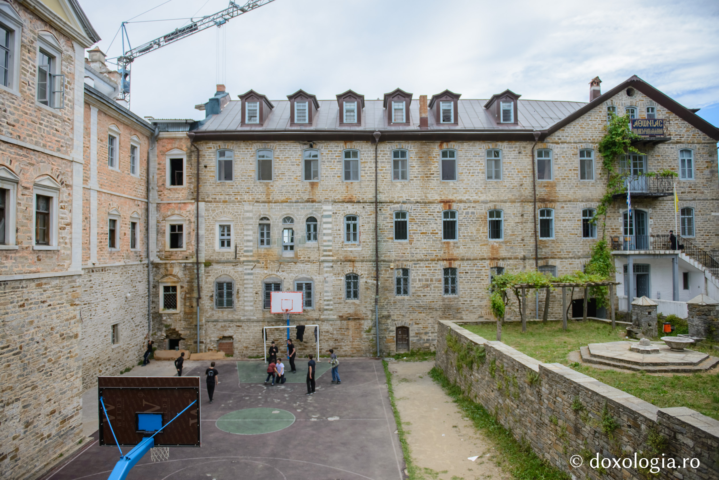 Athoniada – Academia Bisericească Athonită