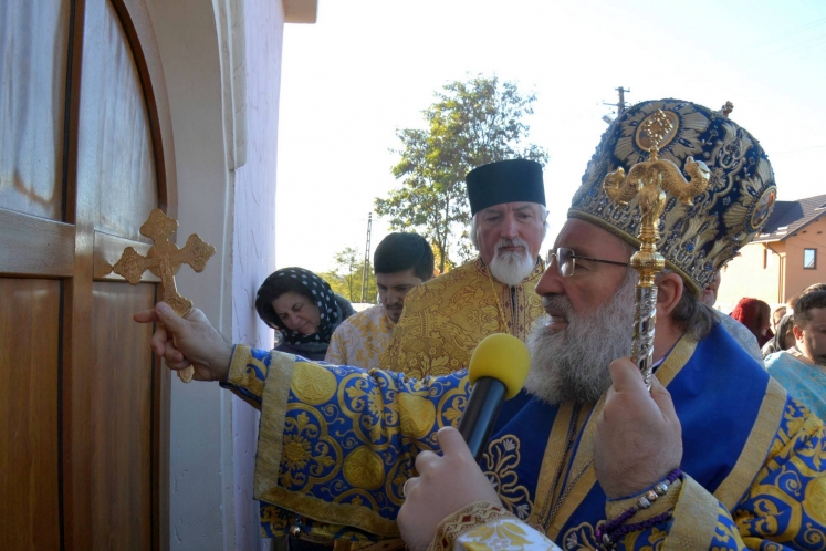 Biserica „Adormirea Maicii Domnului“ din Cristeşti, resfinţită de IPS Arhiepiscop Ioachim