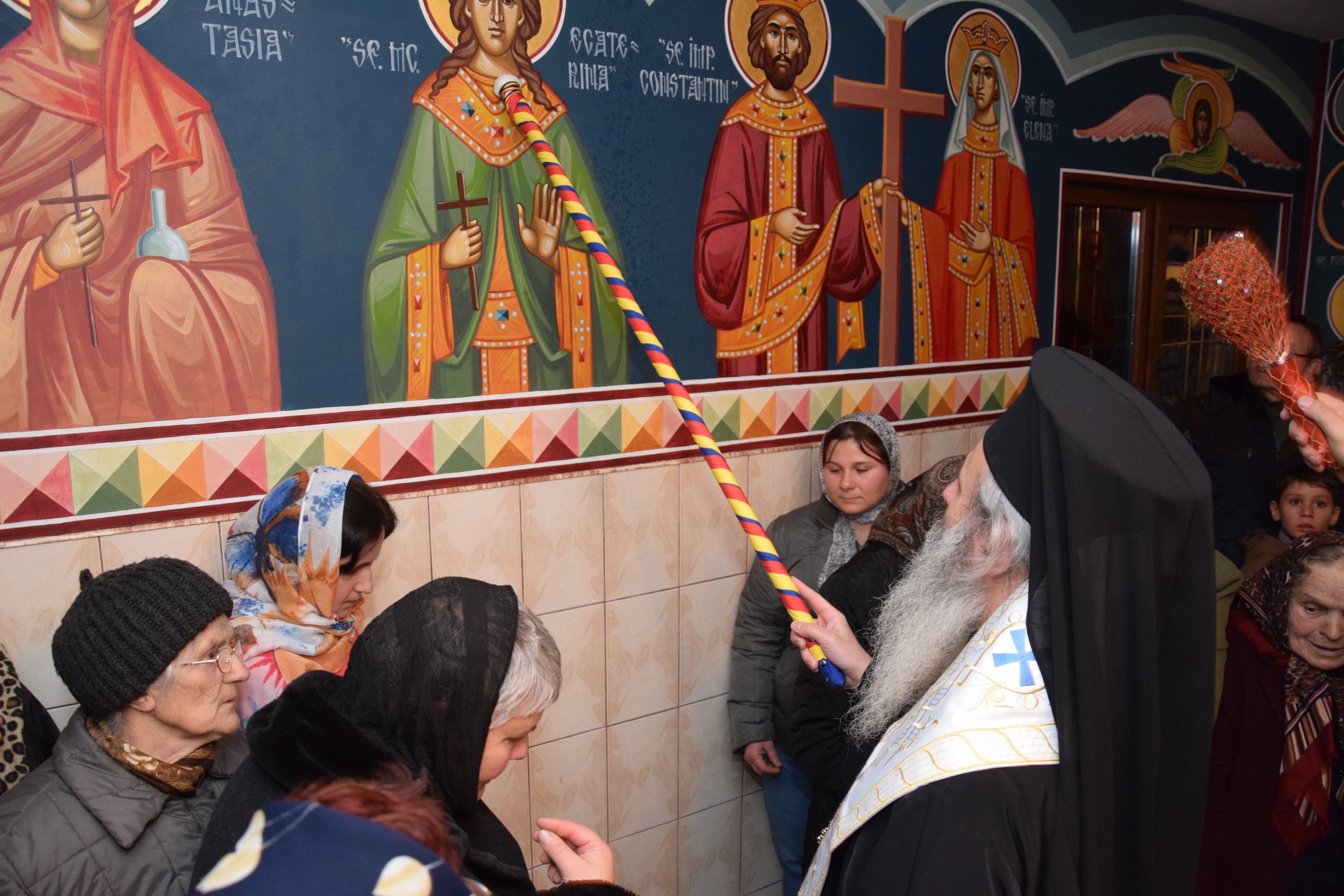 Sfințiri de case sociale parohiale, oficiate de IPS Mitropolit Teofan Sfințiri de case sociale parohiale, oficiate de IPS Mitropolit Teofan