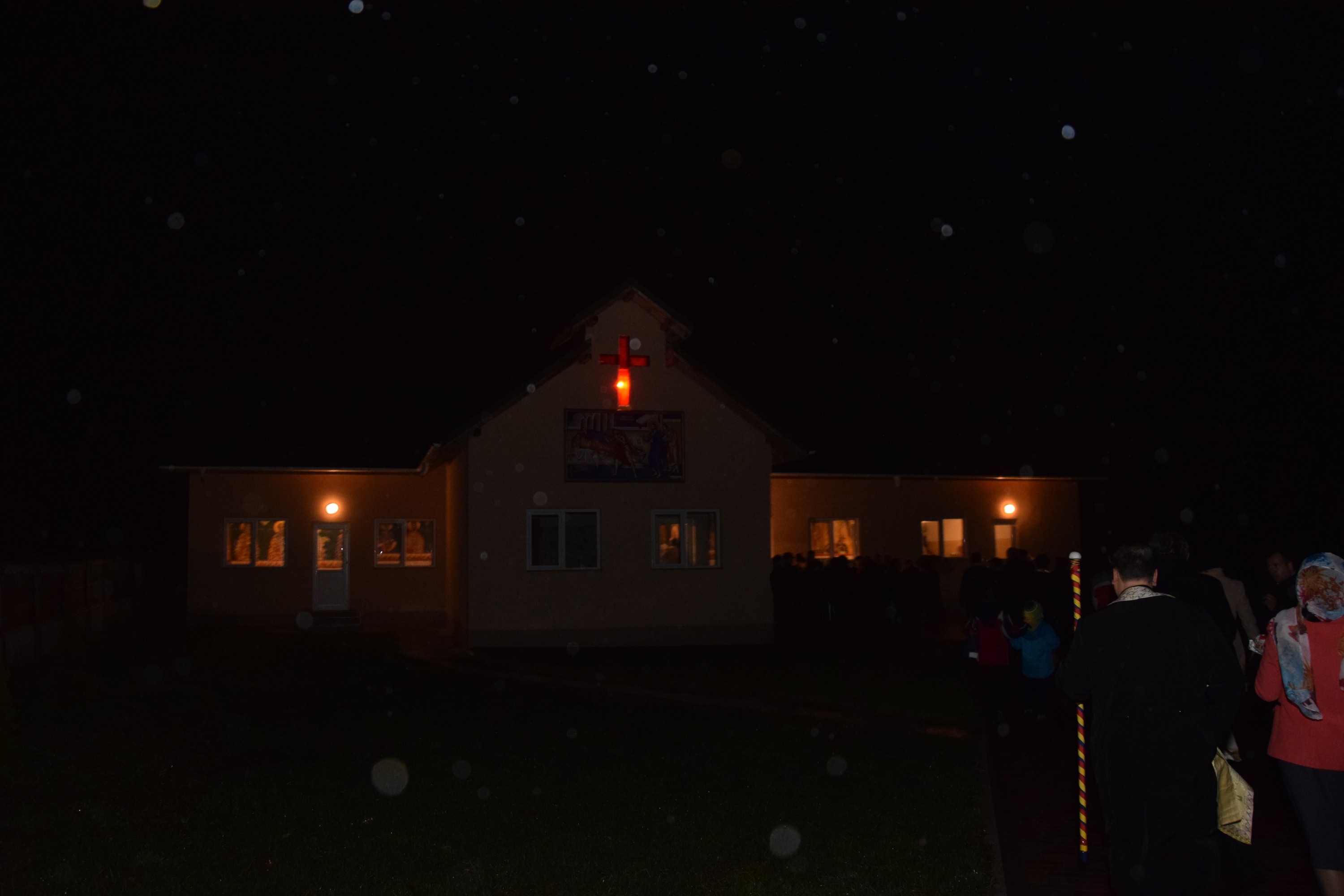 Sfințiri de case sociale parohiale, oficiate de IPS Mitropolit Teofan Sfințiri de case sociale parohiale, oficiate de IPS Mitropolit Teofan