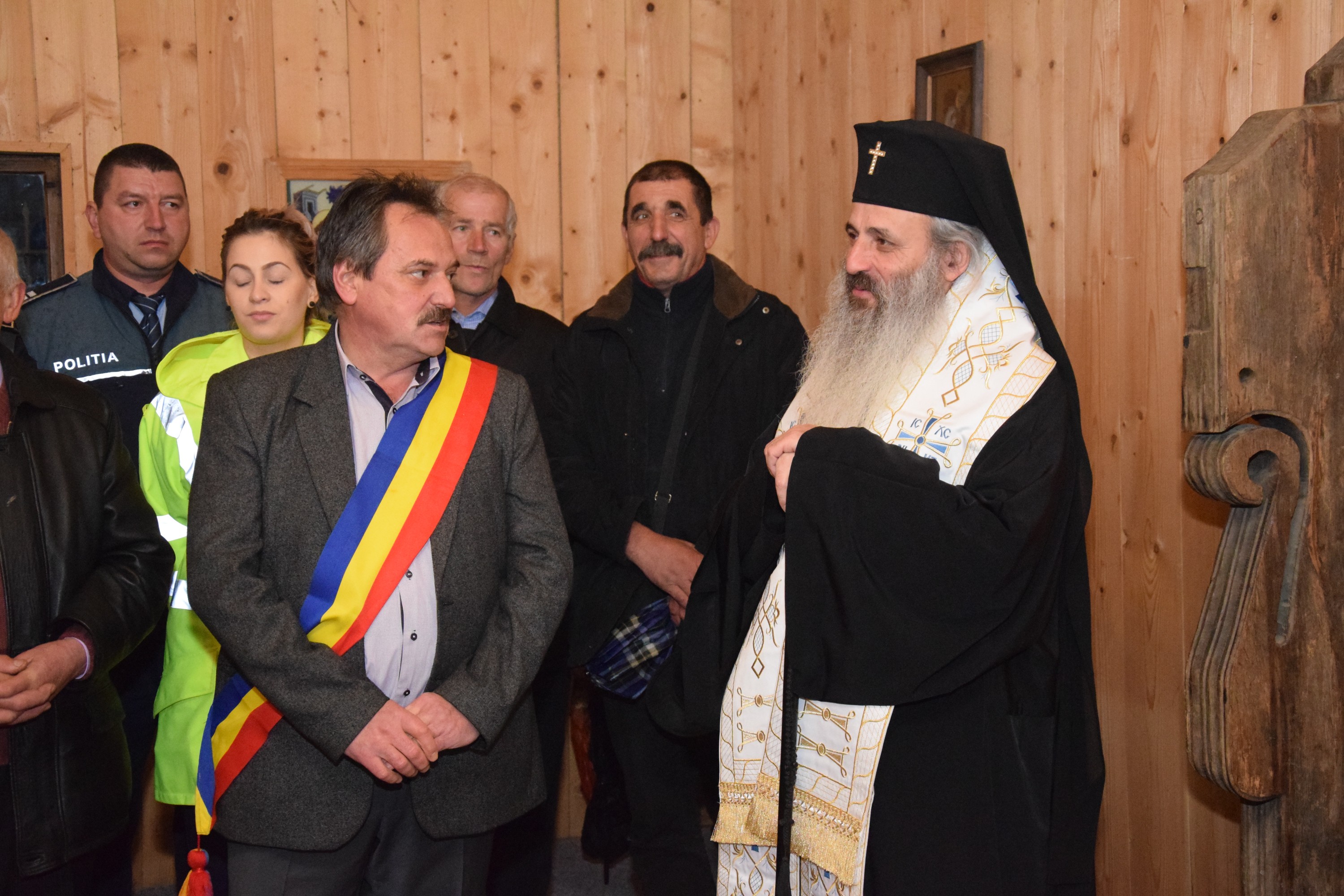 Sfințiri de case sociale parohiale, oficiate de IPS Mitropolit Teofan Sfințiri de case sociale parohiale, oficiate de IPS Mitropolit Teofan