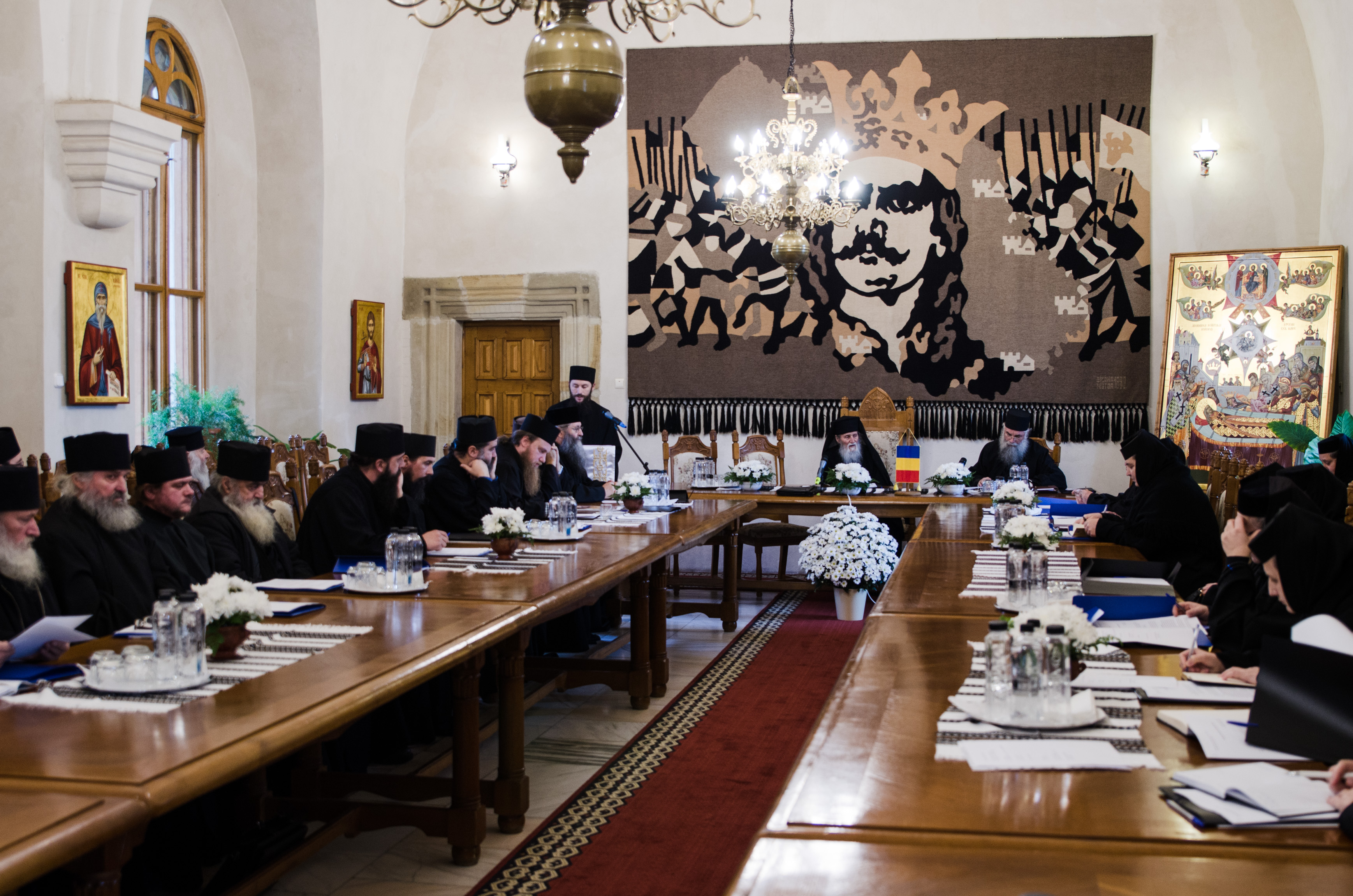 Fotografii: Monah Timotei Tiron „Mănăstirile au un rost dumnezeiesc în perioade de criză“