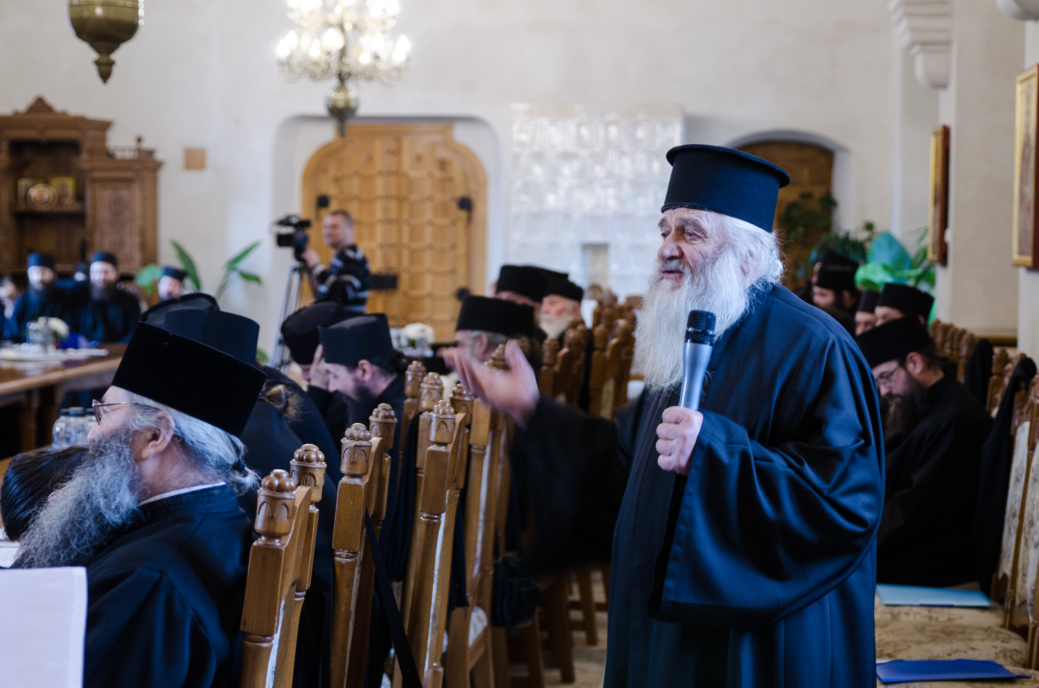 „Mănăstirile au un rost dumnezeiesc în perioade de criză“