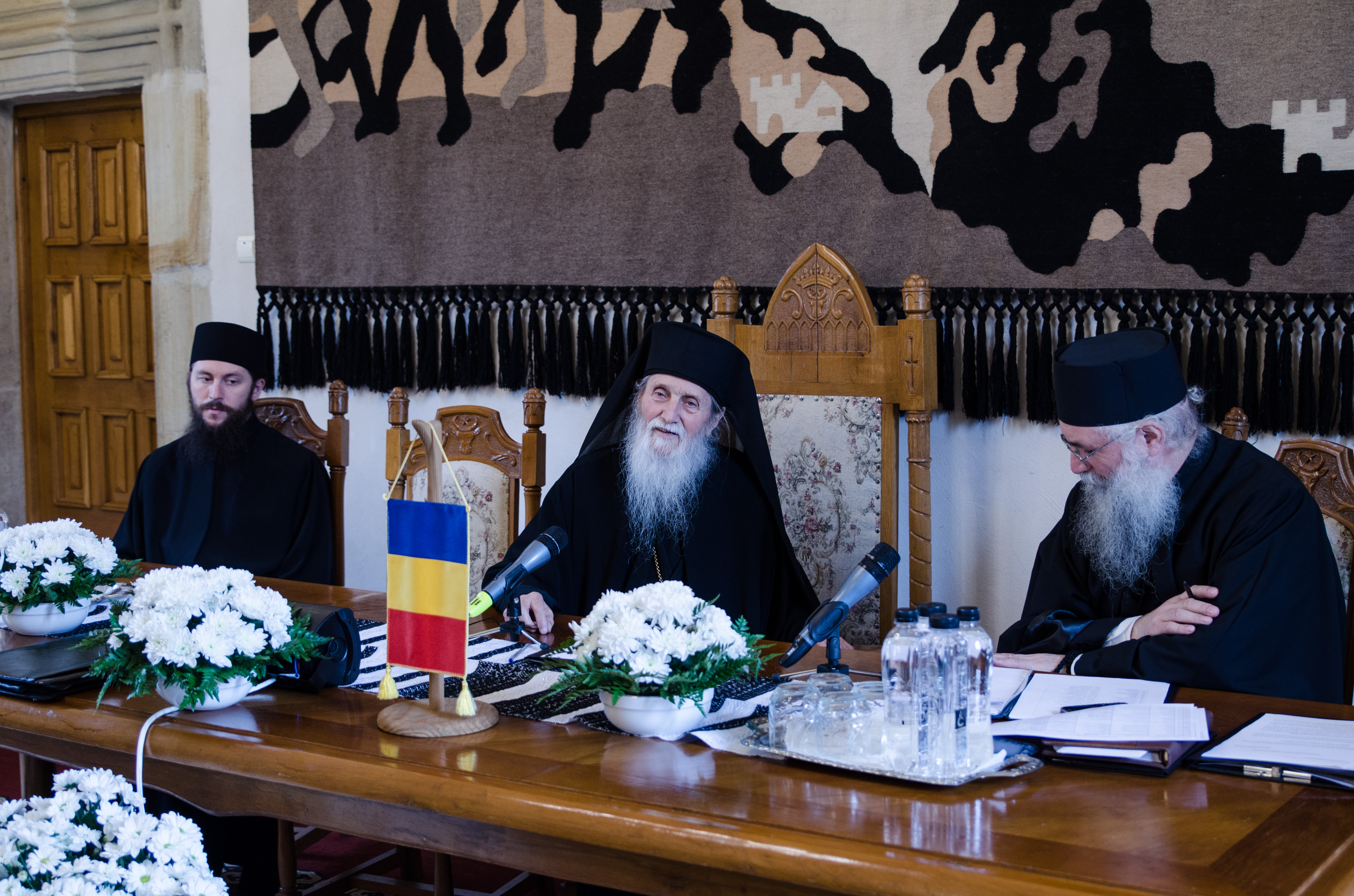 „Mănăstirile au un rost dumnezeiesc în perioade de criză“