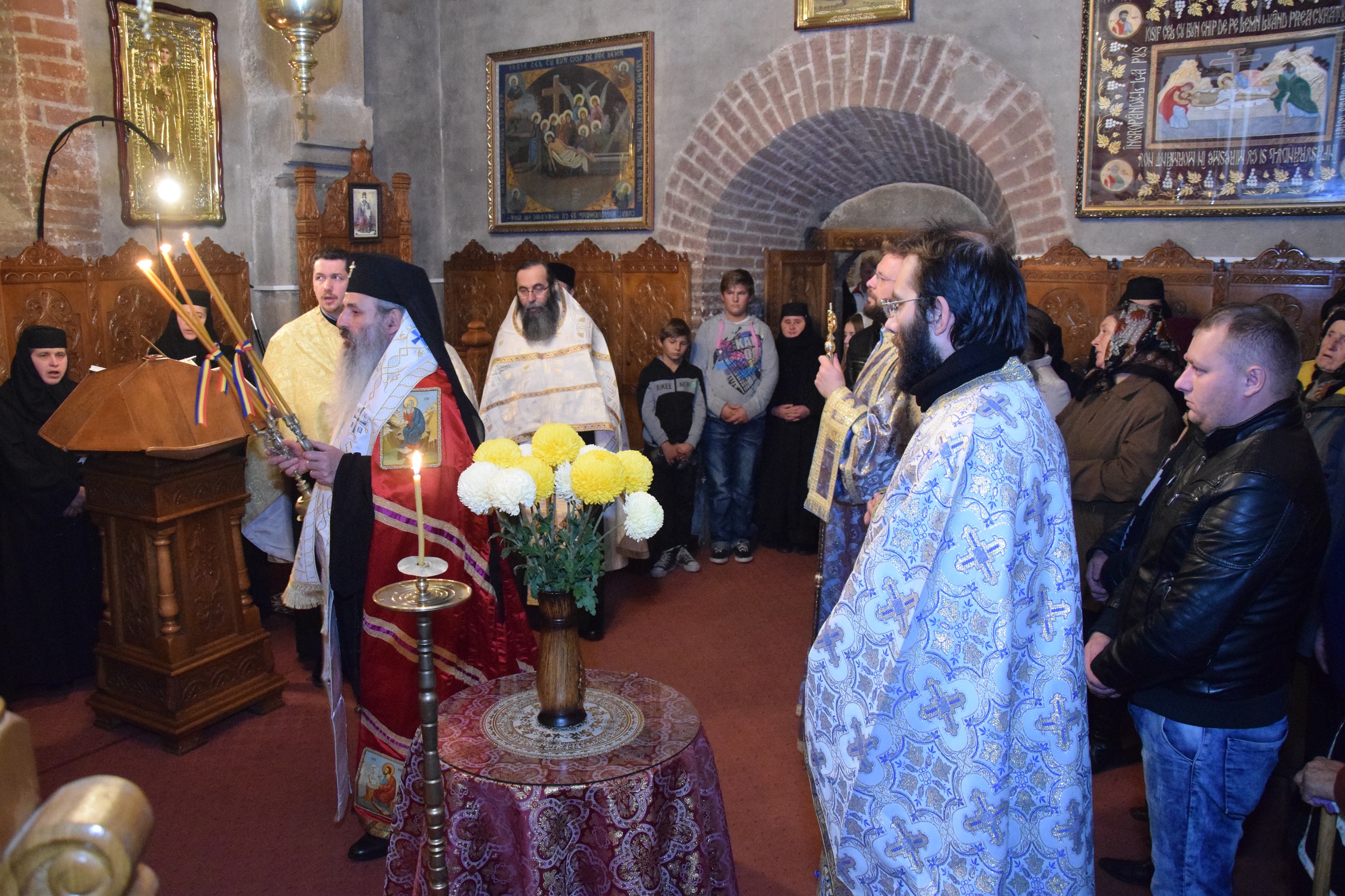 IPS Mitropolit Teofan: „Călugării și călugărițele sunt chemați să reîntregească ceata îngerilor căzuți”