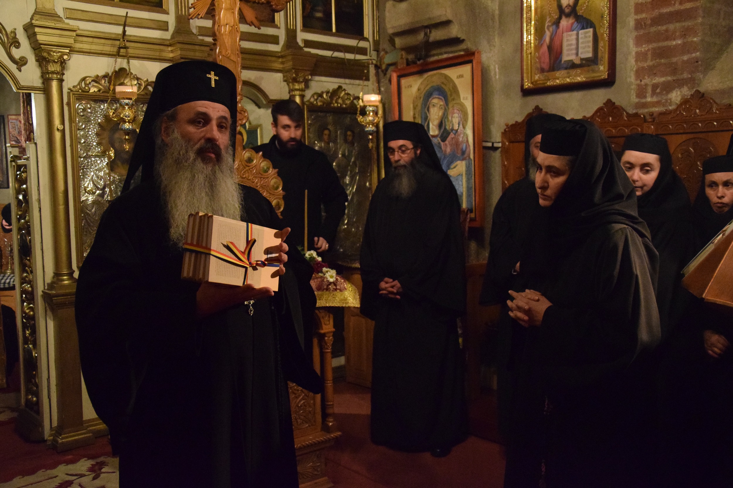 IPS Mitropolit Teofan: „Călugării și călugărițele sunt chemați să reîntregească ceata îngerilor căzuți”