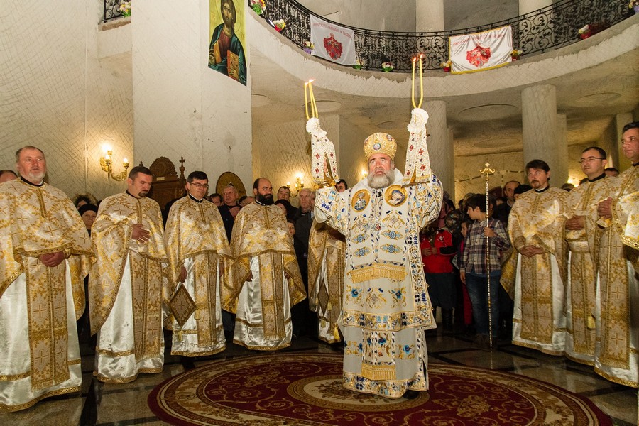 Zile de rugăciune la Biserica „Izvorul Tămăduirii“ din Bacău Zile de rugăciune la Biserica „Izvorul Tămăduirii“ din Bacău
