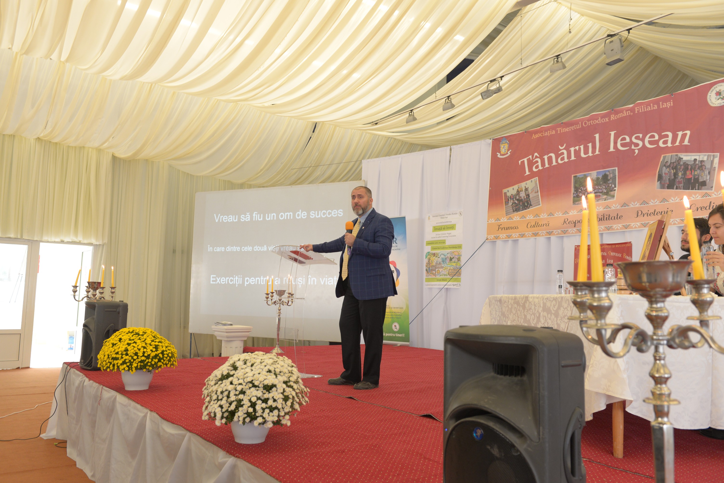 400 de tineri, prezenți la cele 20 de ateliere organizate în cadrul evenimentului „Tânărul ieșean” 400 de tineri, prezenți la cele 20 de ateliere organizate în cadrul evenimentului „Tânărul ieșean”