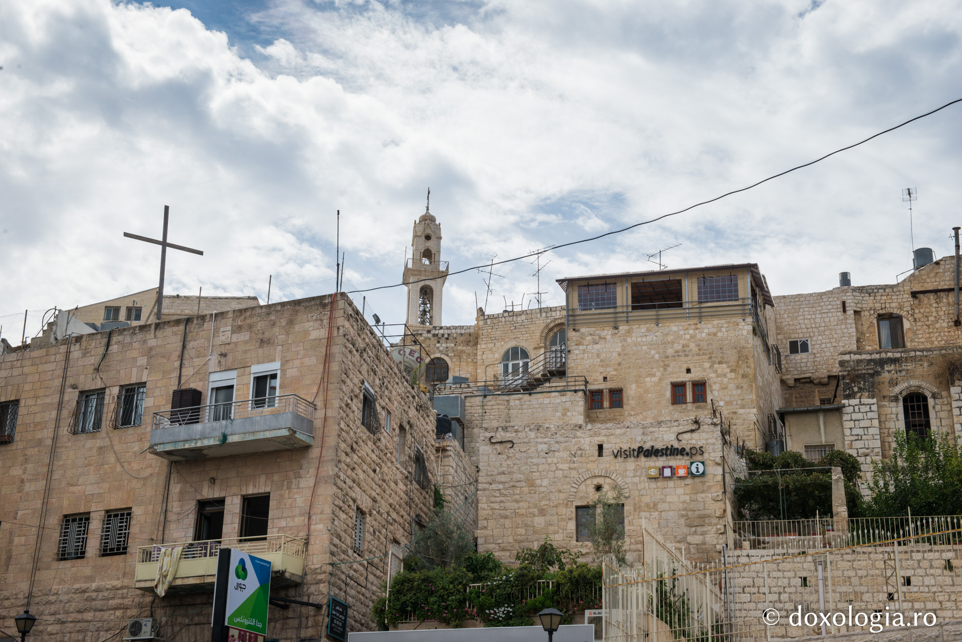 (Foto) „Lăudați și cântați și vă bucurați!” – Biserica Nașterii Domnului din Betleem