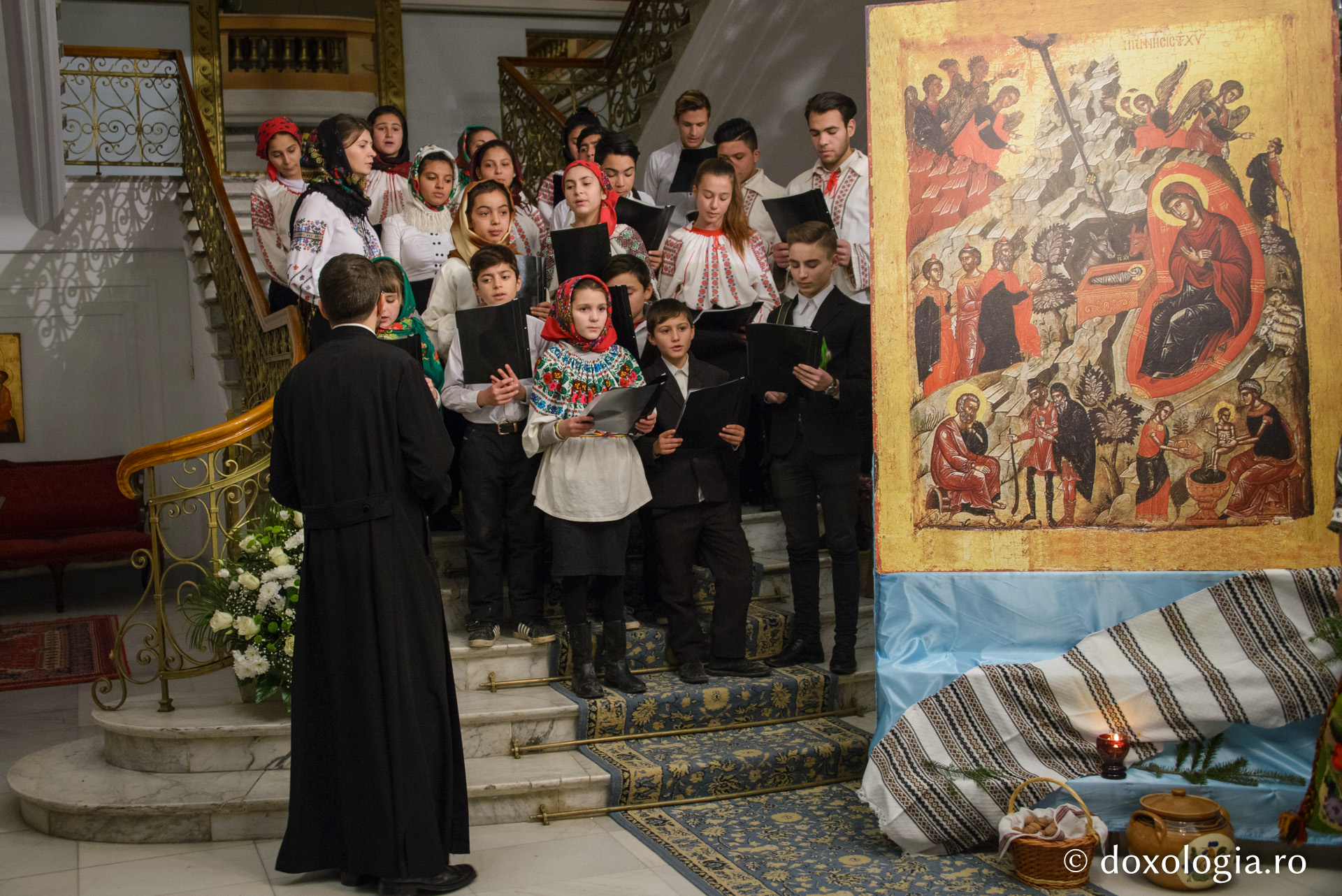 Colindători la Reședința Mitropolitană 2016 - Parohia Unguroaia