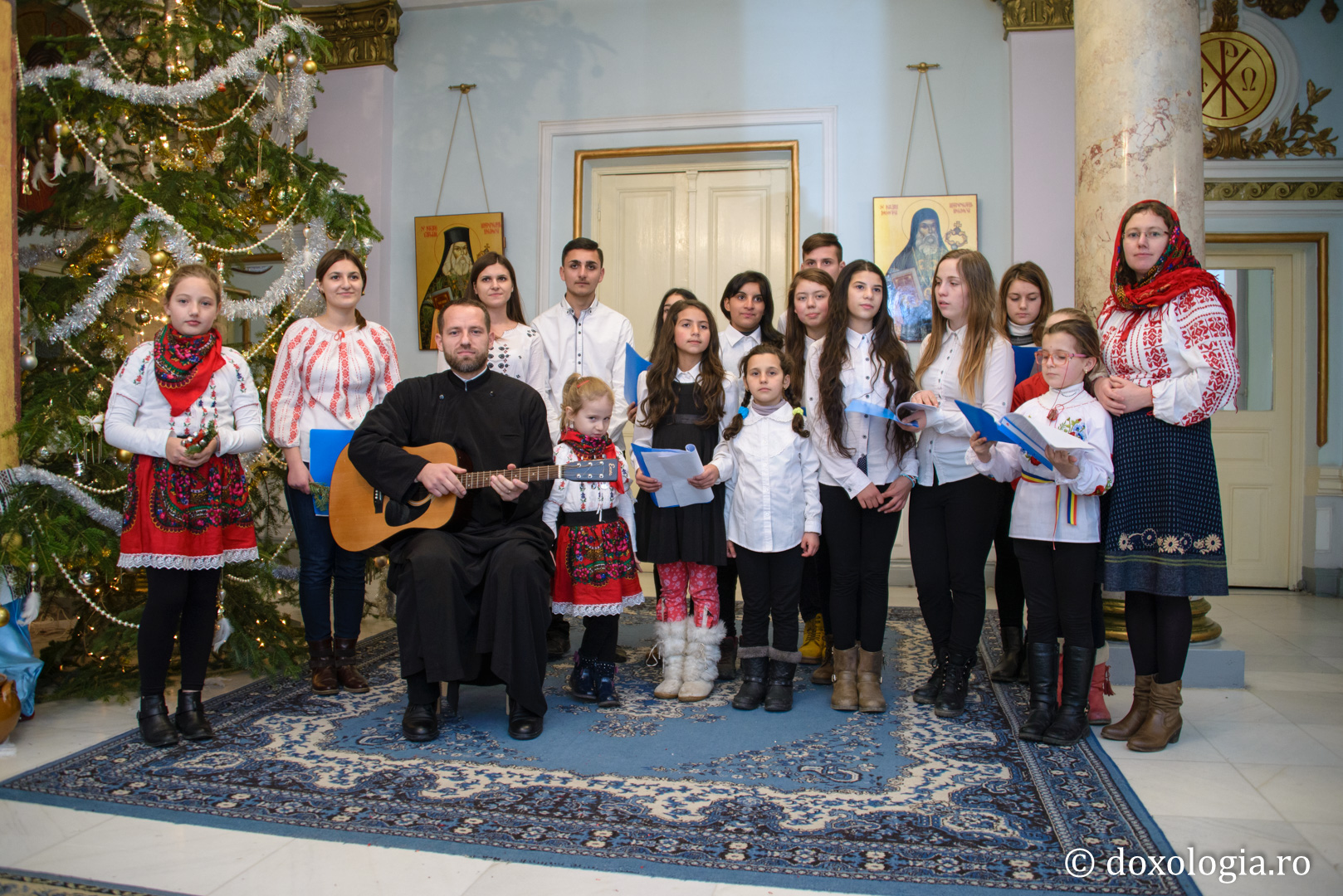 Colindători la Reședința Mitropolitană 2016 - Parohia Șendreni