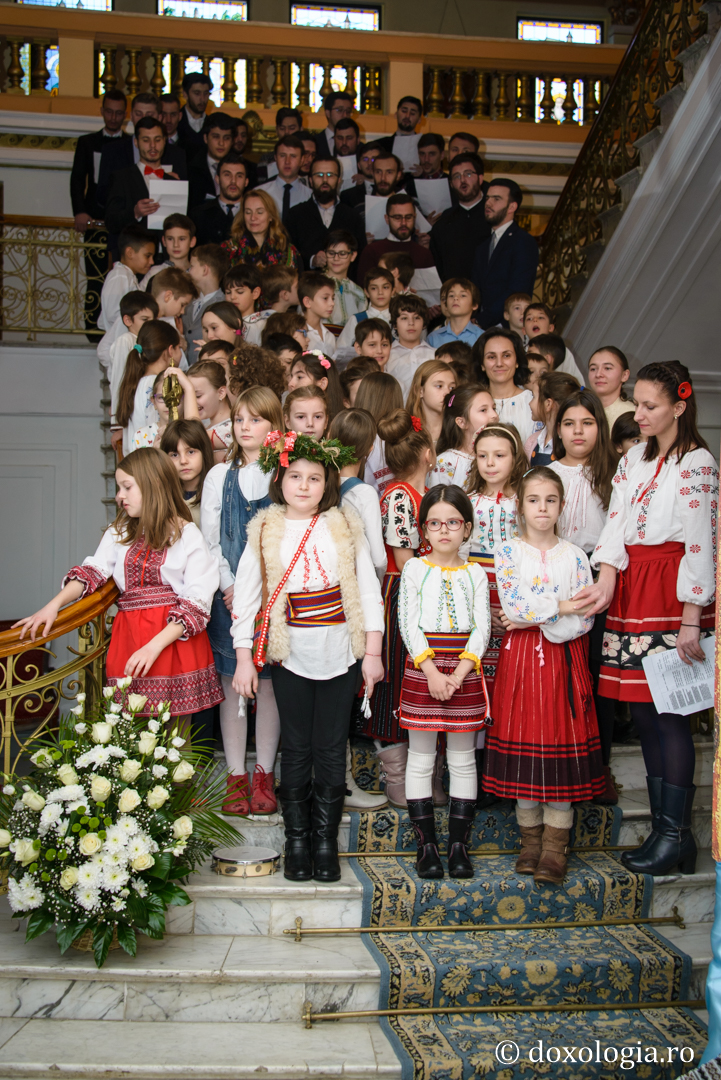 Colindători la Reședința Mitropolitană 2016 - Școala Varlaam
