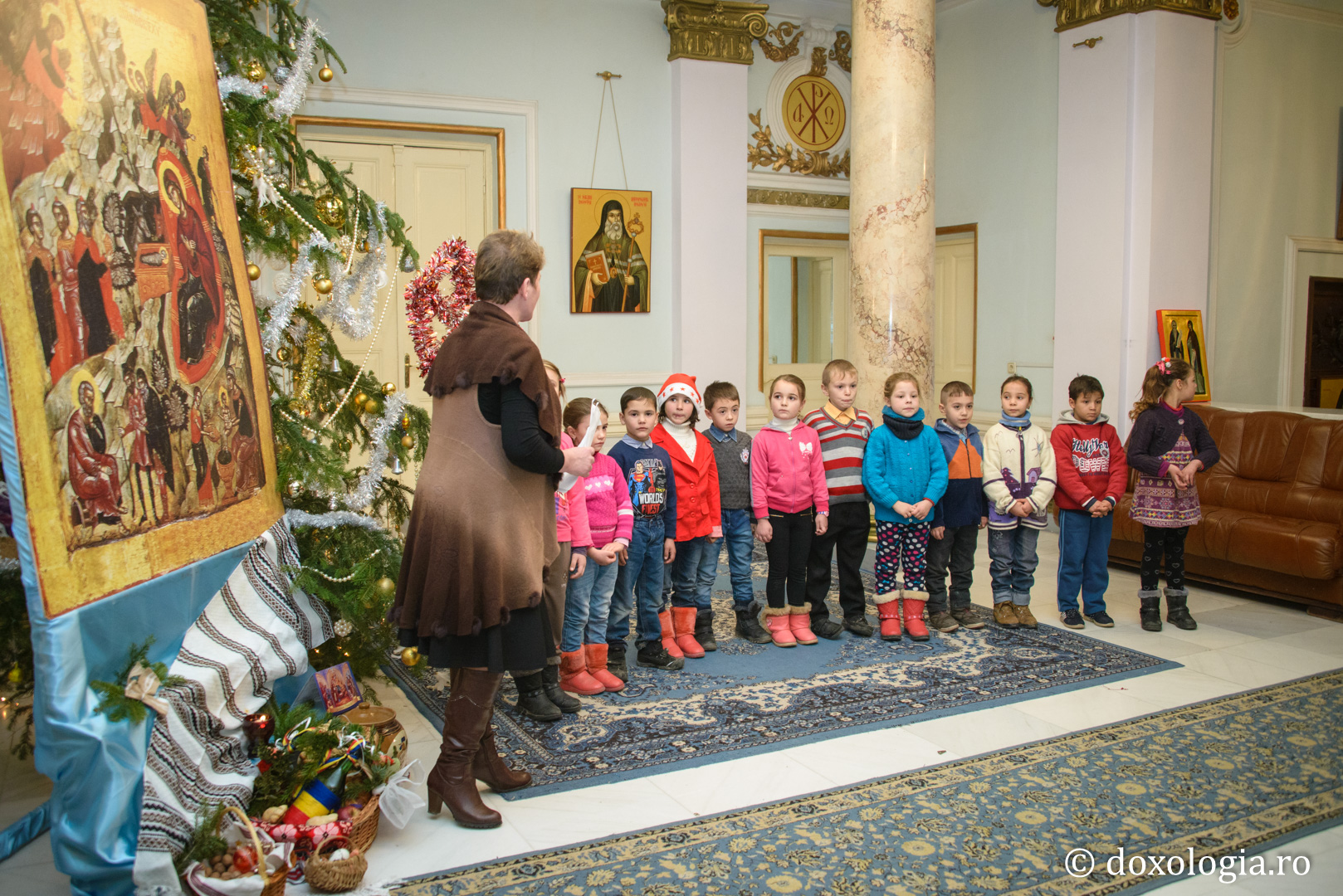 Colindători la Reședința Mitropolitană 2016 - Școala Rădeni