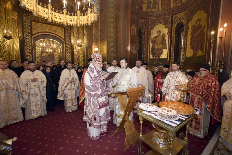 Sfânta Muceniță Filofteia, cinstită la Catedrala Arhiepiscopală din Curtea de Argeș Sfânta Muceniță Filofteia, cinstită la Catedrala Arhiepiscopală din Curtea de Argeș