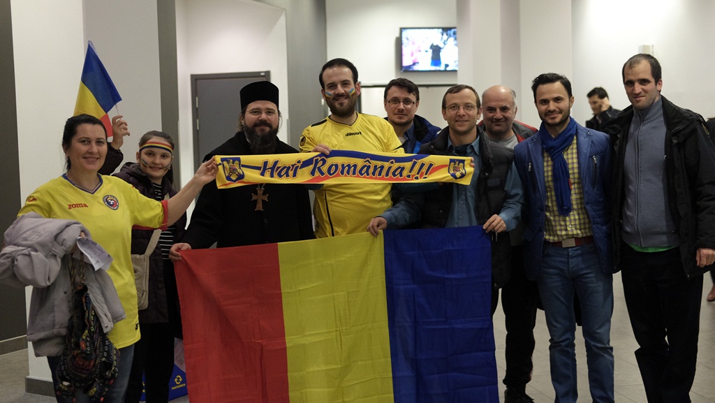 Episcopul ortodox român al Europei de Nord, alături de Echipa Națională de Handbal Feminin a României