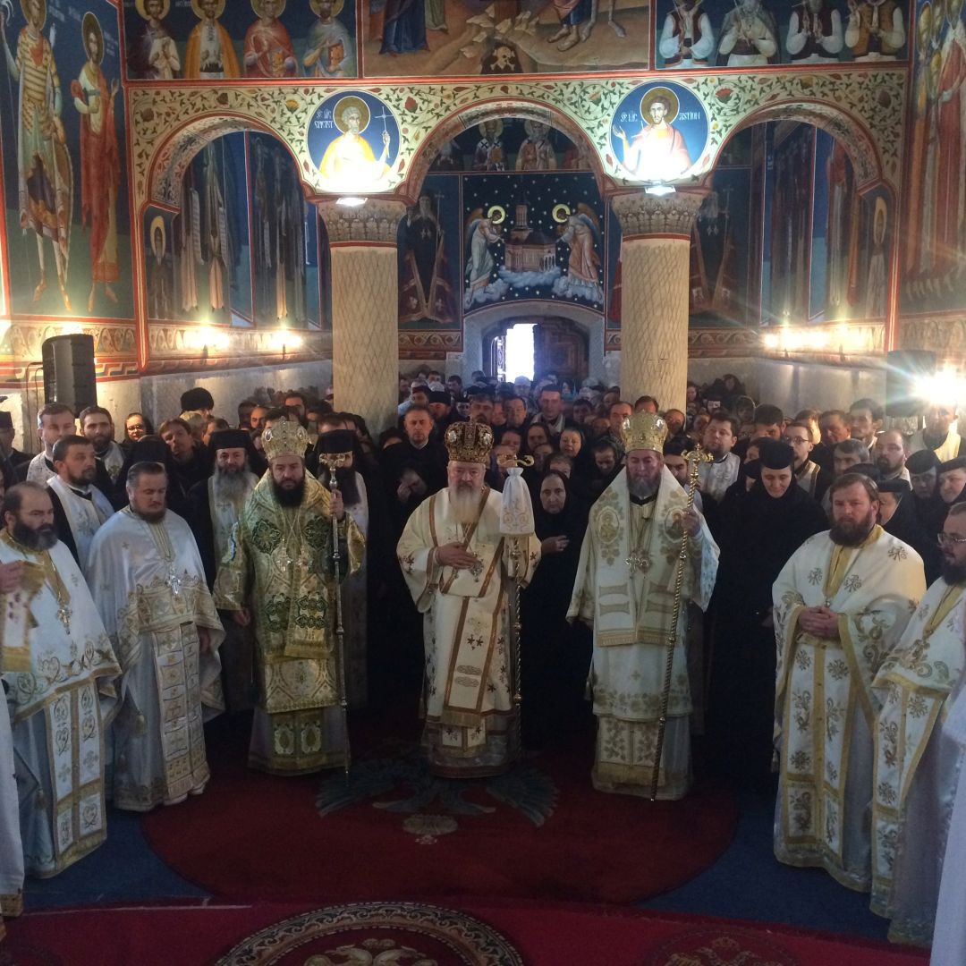 Arhiepiscopul Justinian, pomenit la 40 de zile de la trecerea în veşnicie. IPS Andrei: „A fost un mare duhovnic care a călăuzit mulţi credincioşi pe calea lui Dumnezeu”