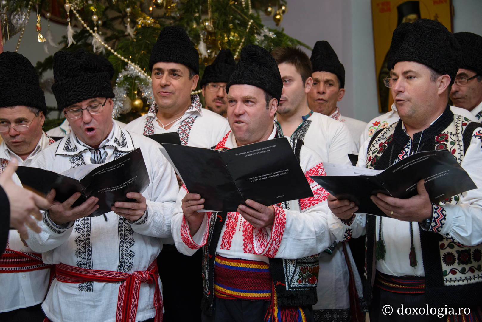 Colindători la Reședința Mitropolitană 2016 - Corul cântăreților bisericești din Mitropolia Moldovei și Bucovinei